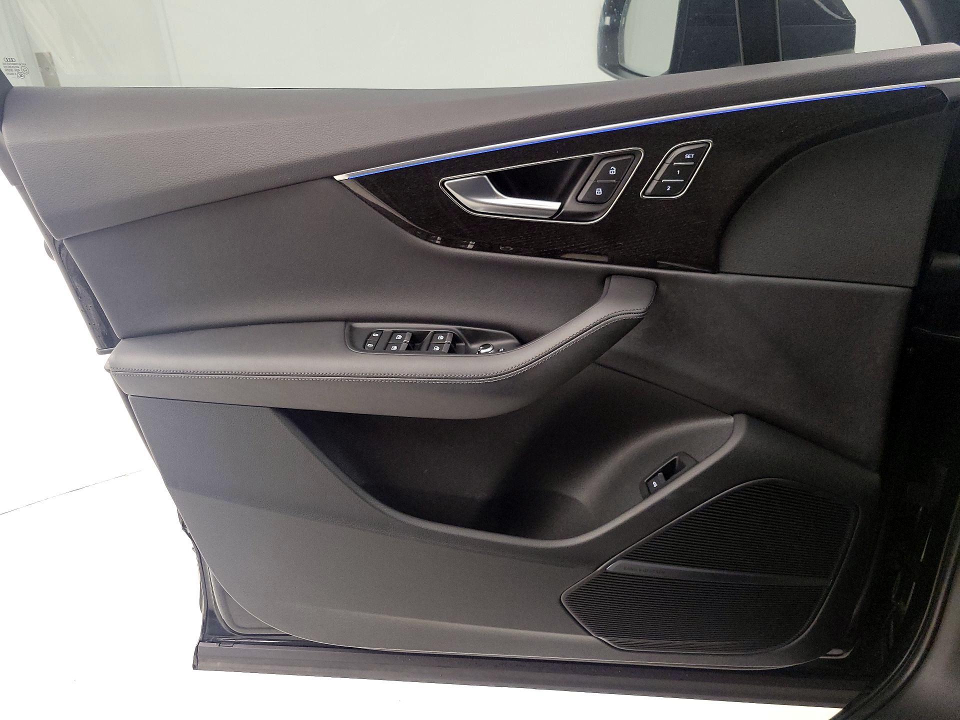 Thumbnail: 2023 Audi Q7 - 12