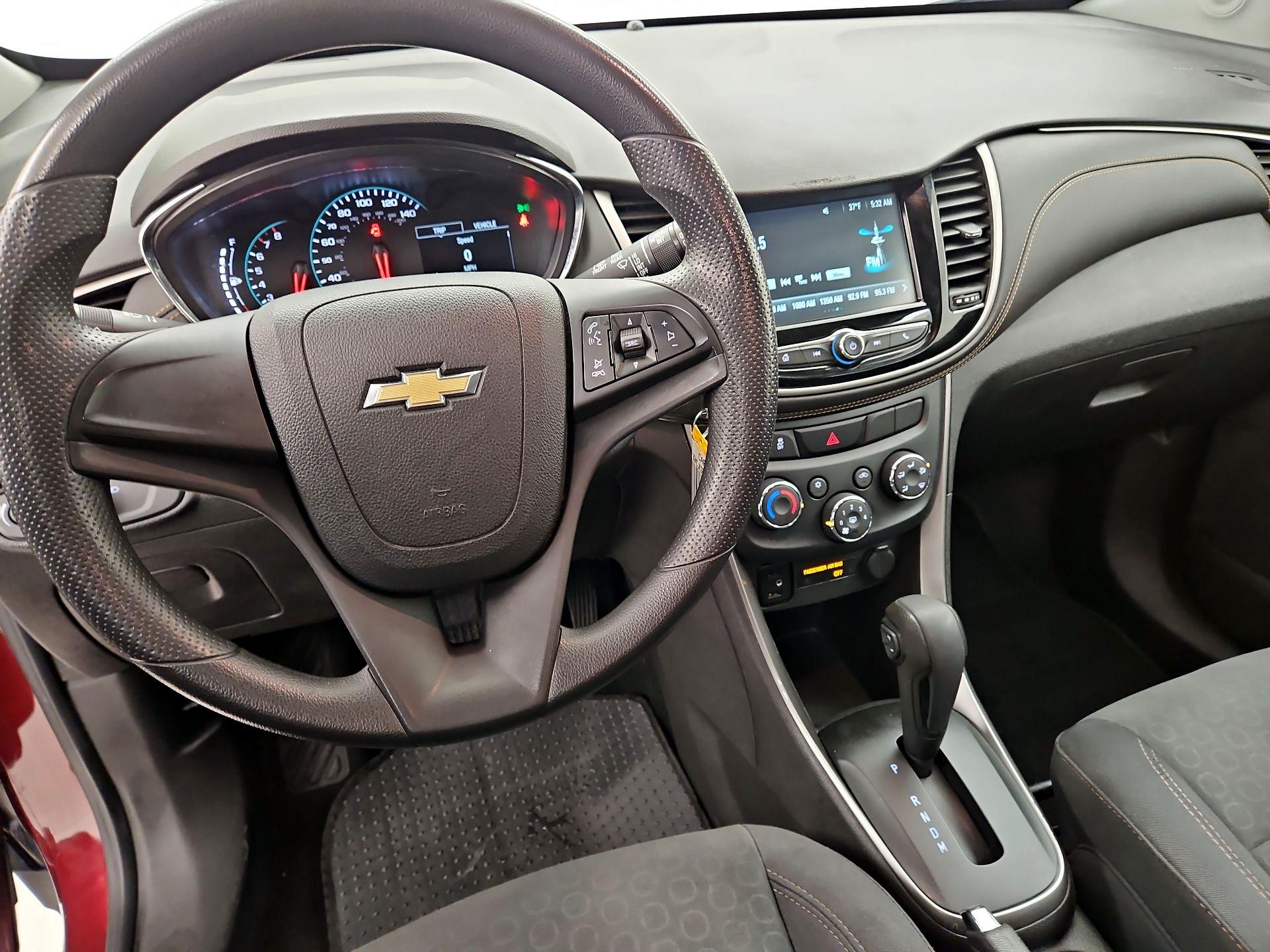 Thumbnail: 2017 Chevrolet Trax - 9