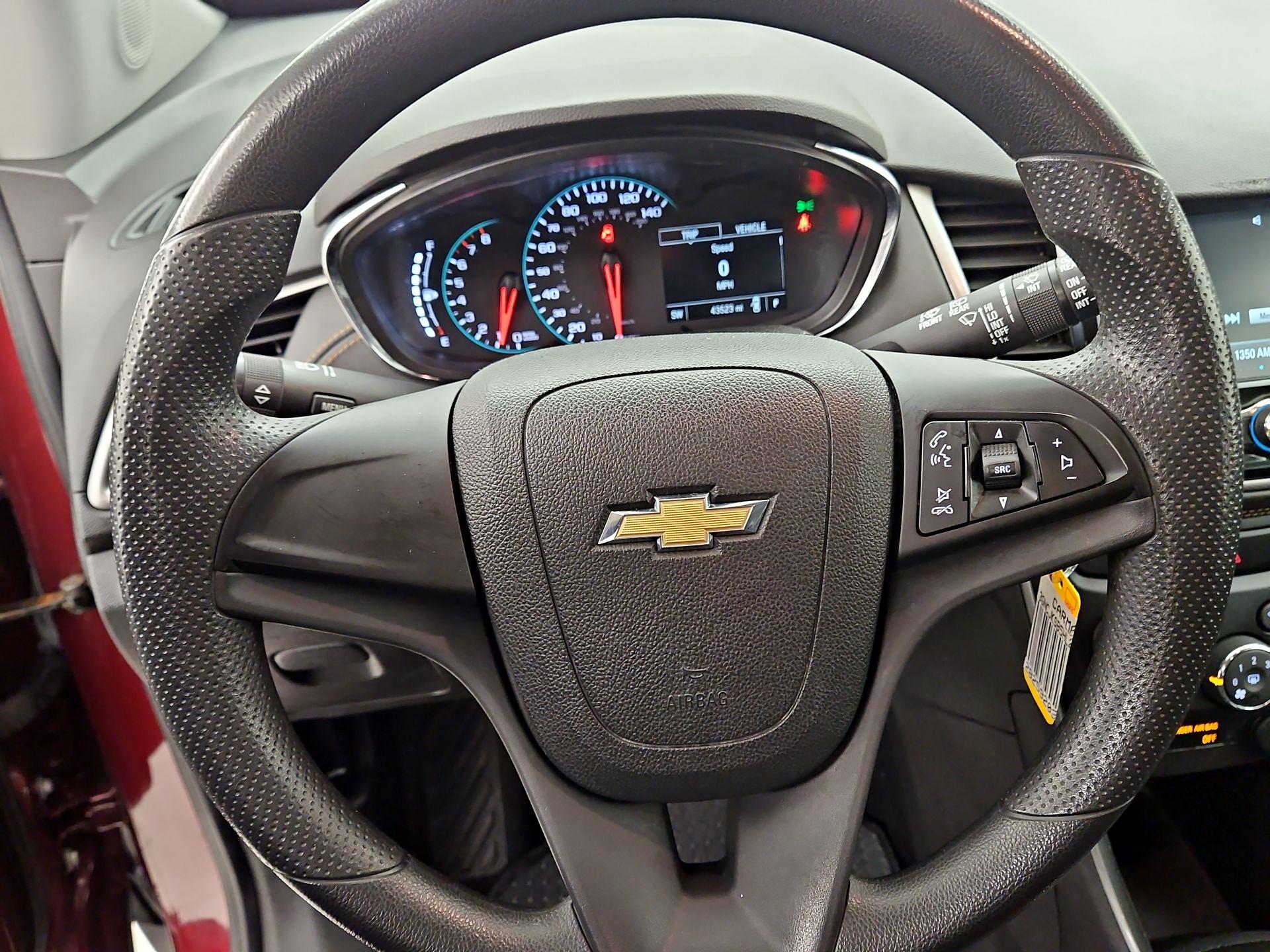 Thumbnail: 2017 Chevrolet Trax - 10