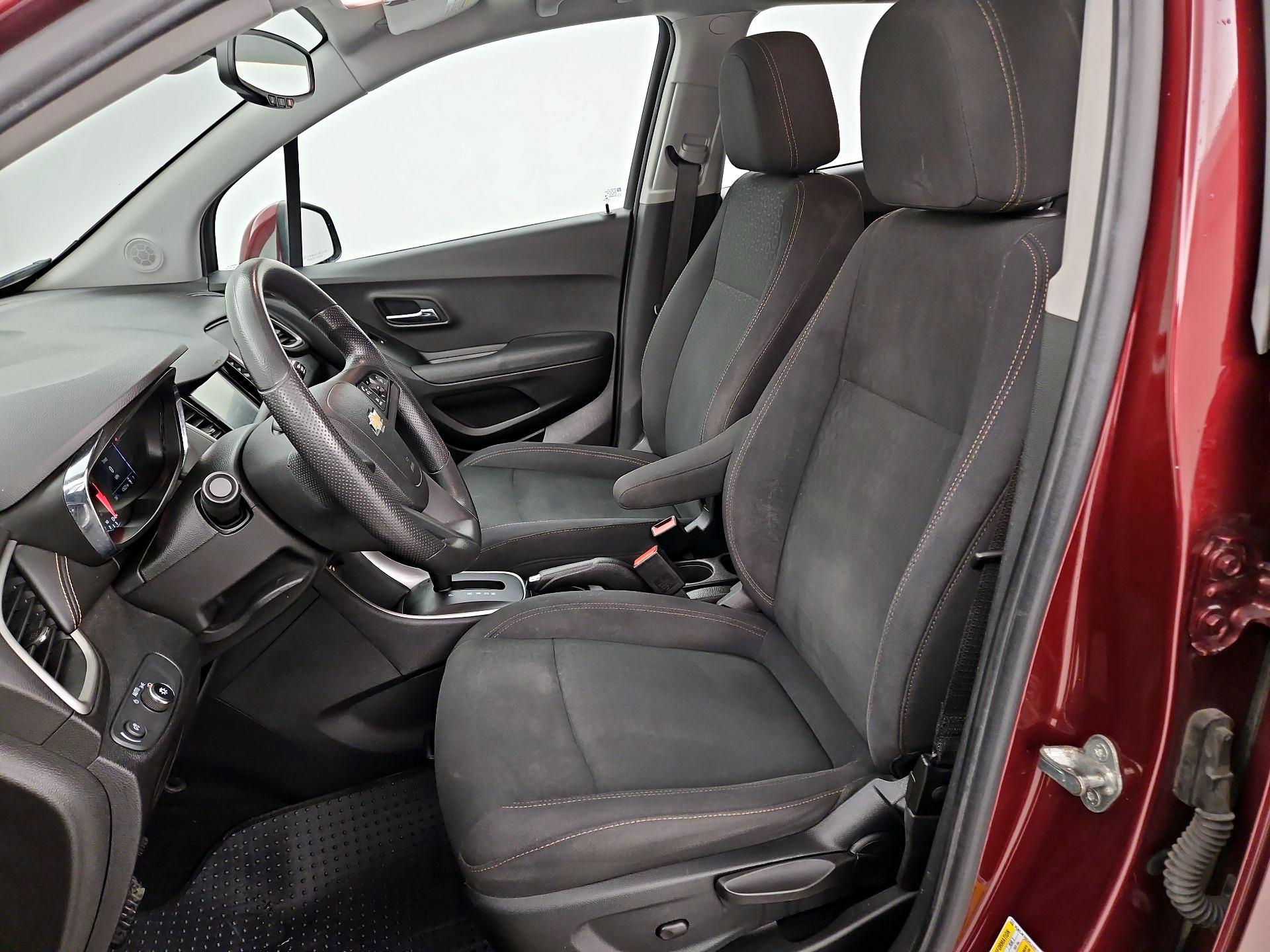 Thumbnail: 2017 Chevrolet Trax - 11