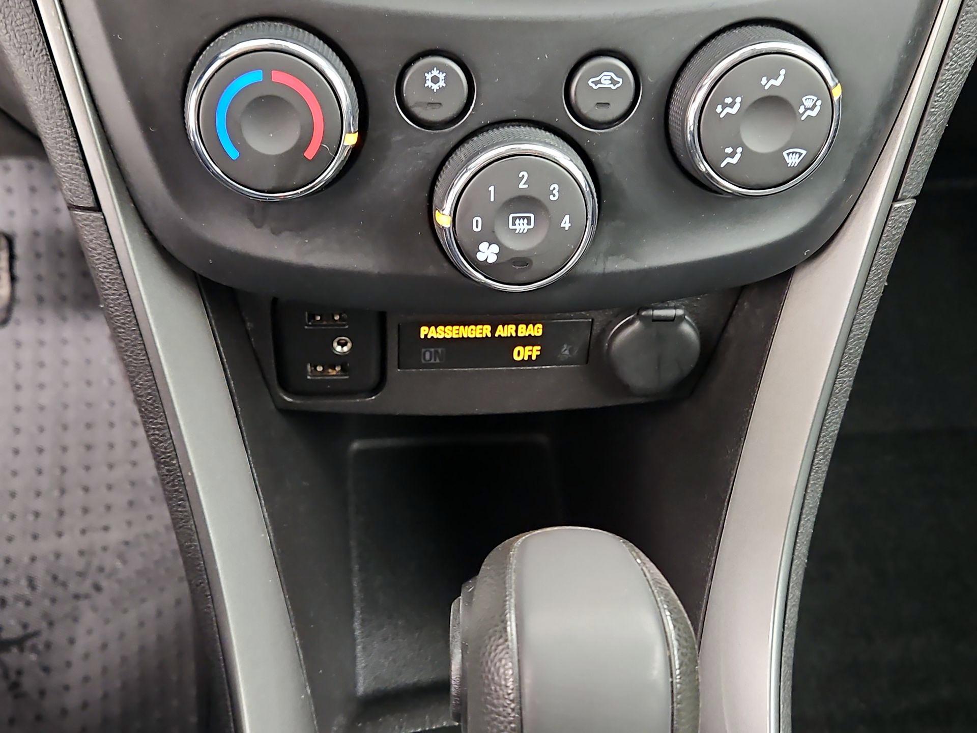 Thumbnail: 2017 Chevrolet Trax - 16