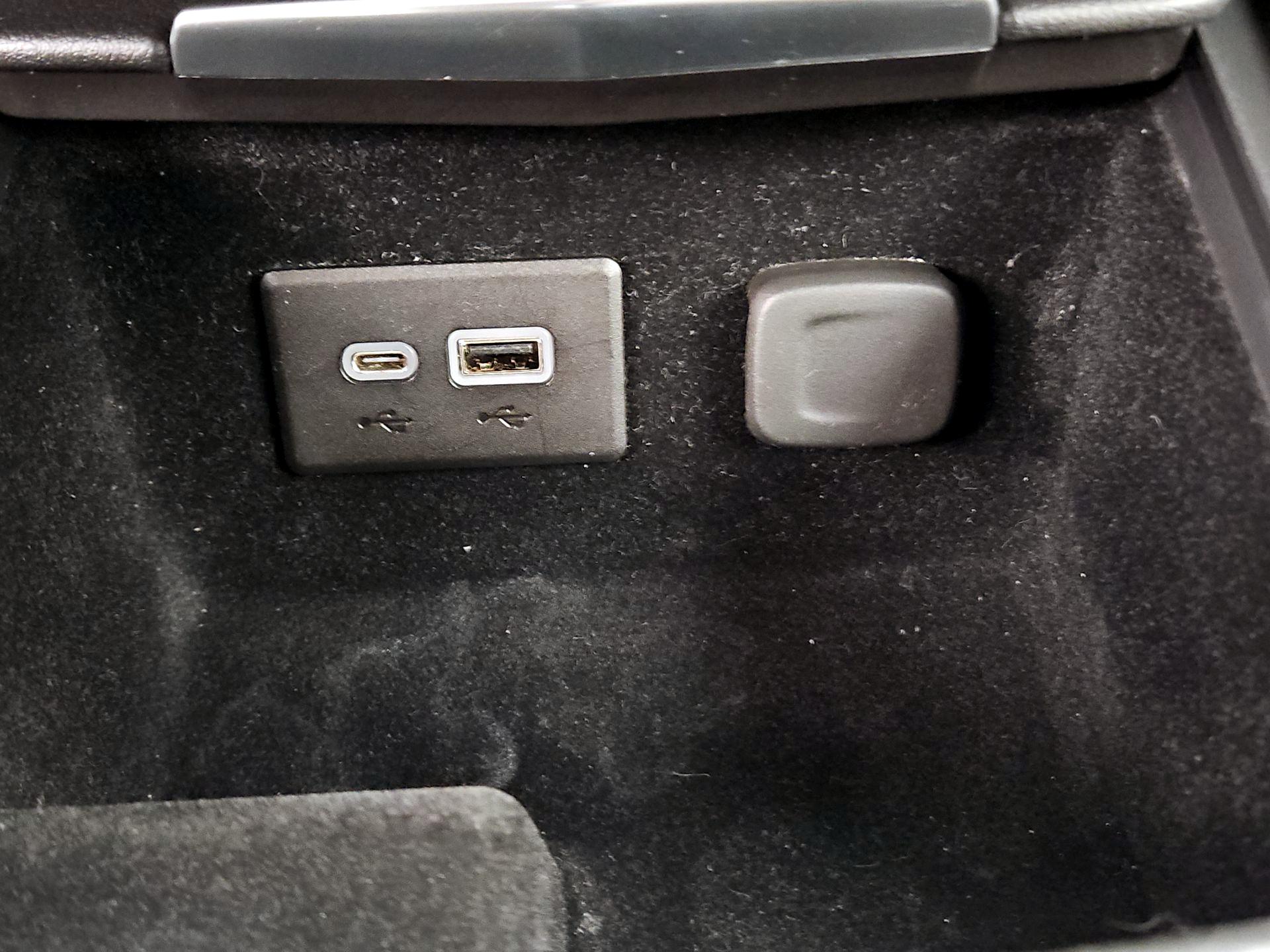 Thumbnail: 2019 Cadillac XT4 - 18