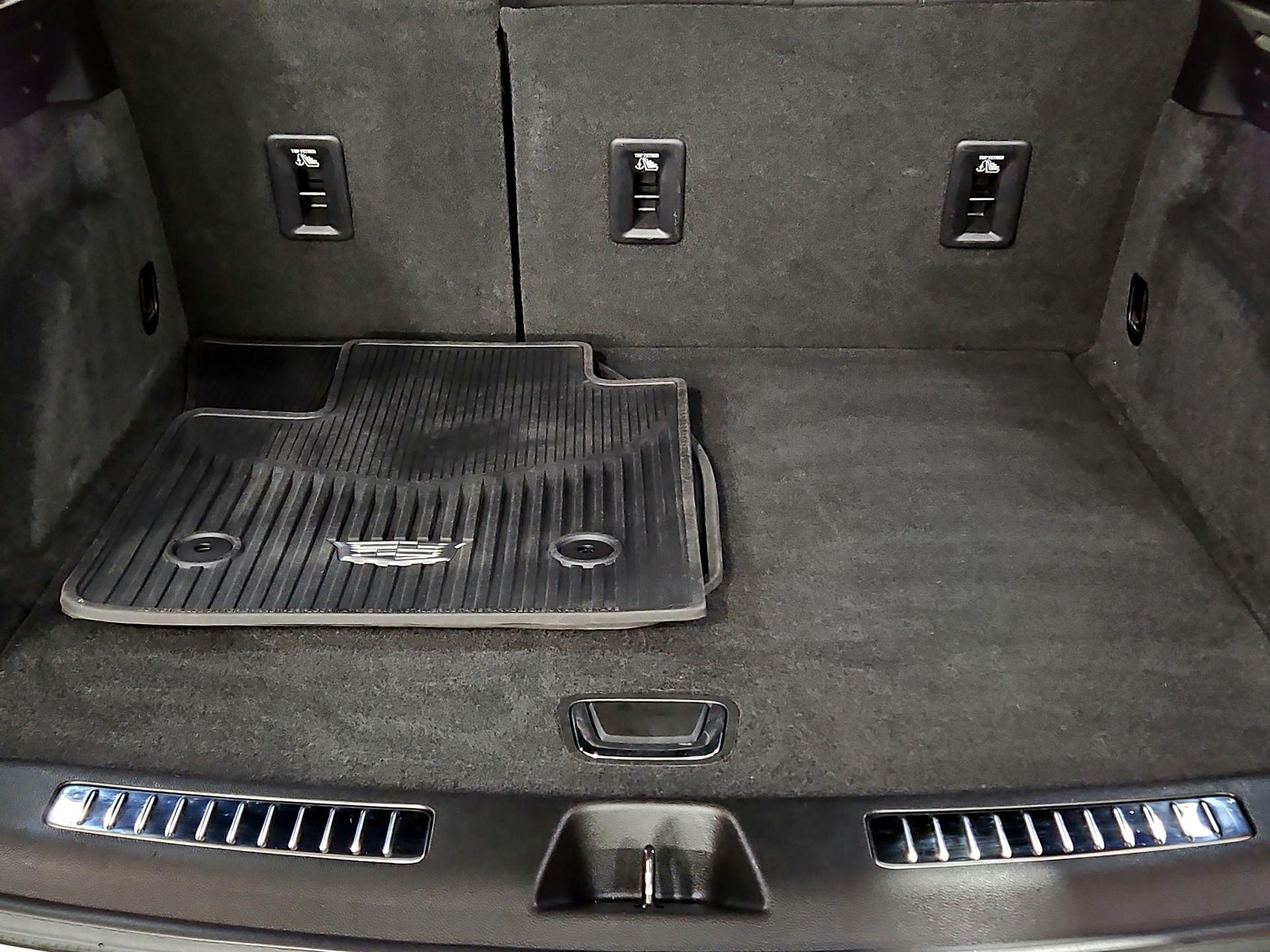 Thumbnail: 2019 Cadillac XT4 - 20