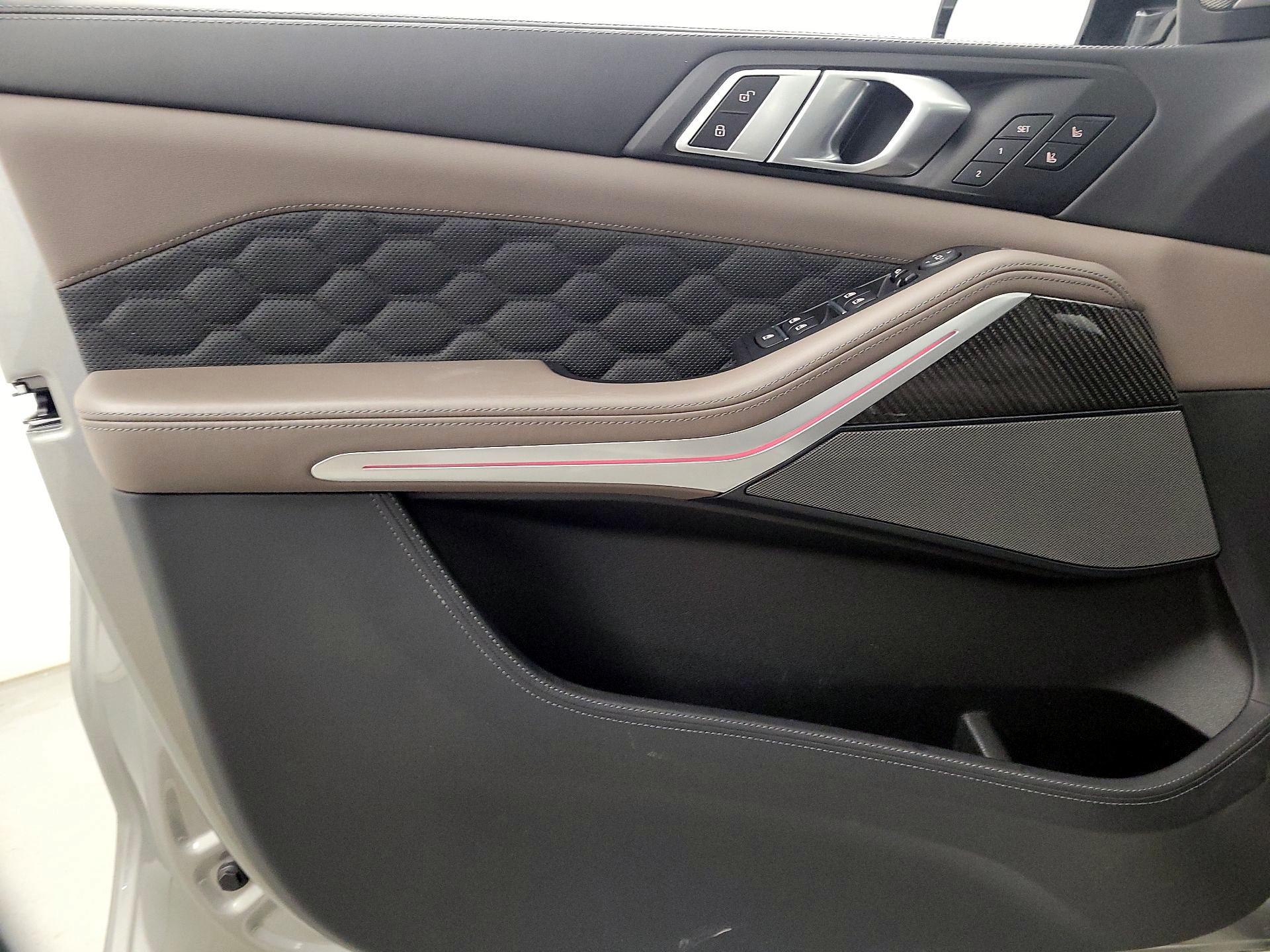 Thumbnail: 2022 BMW X5 - 12