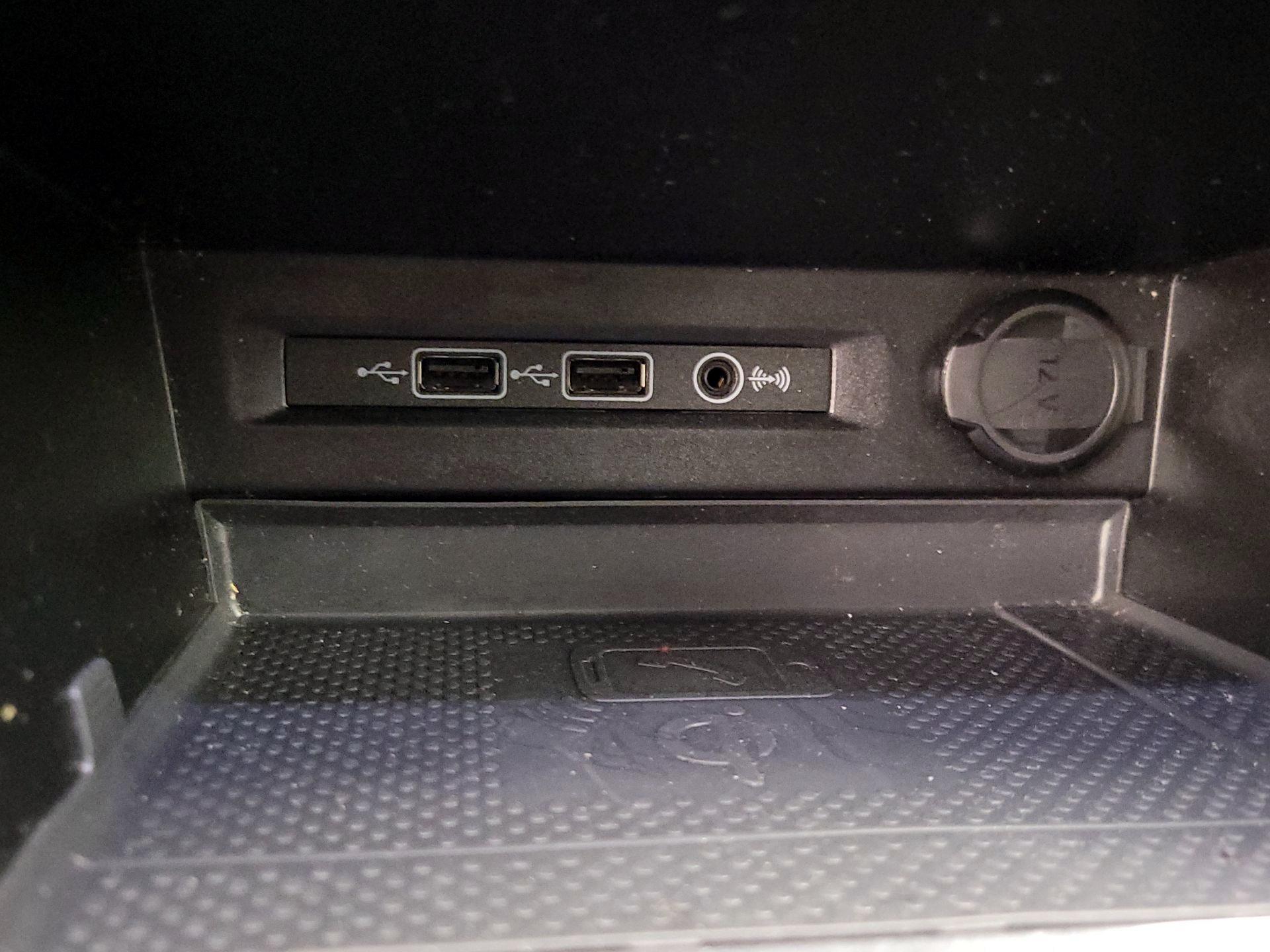 Thumbnail: 2020 Volkswagen Tiguan - 18