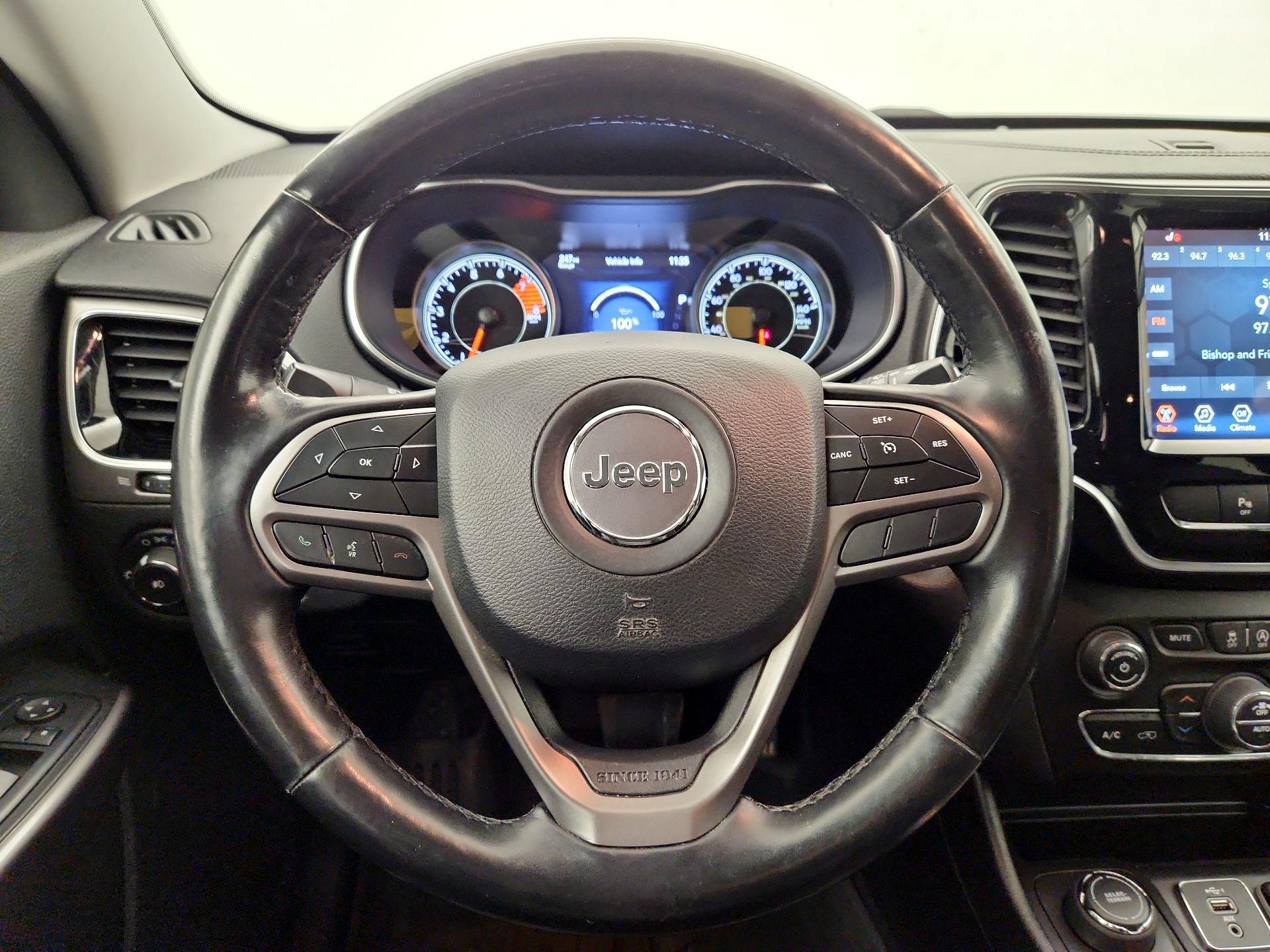 Thumbnail: 2020 Jeep Cherokee - 10