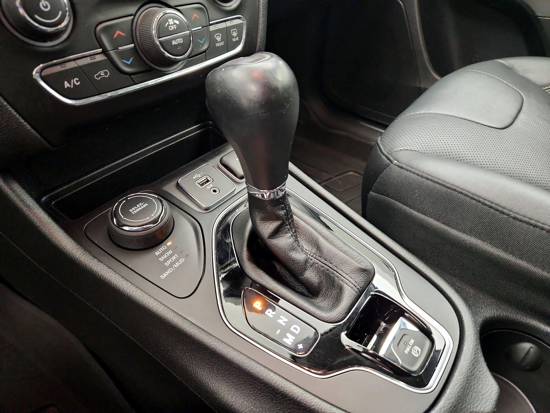 Thumbnail: 2020 Jeep Cherokee - 17