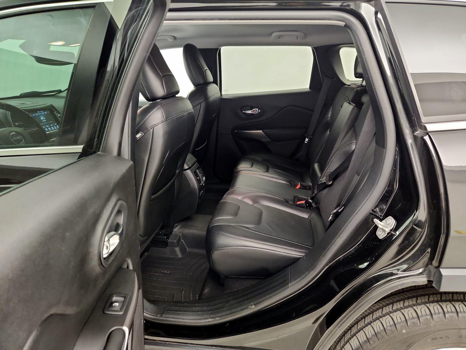 Thumbnail: 2020 Jeep Cherokee - 19