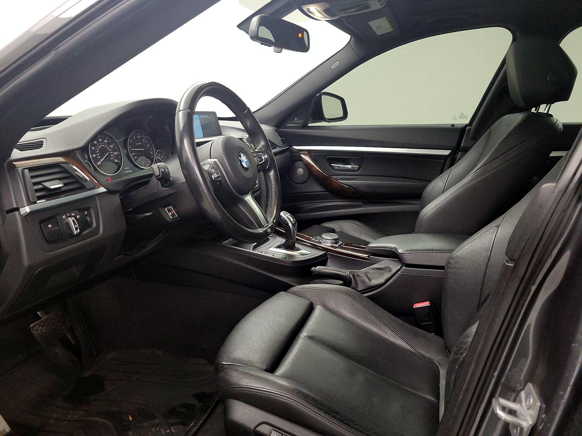 Thumbnail: 2016 BMW 3 Series - 11