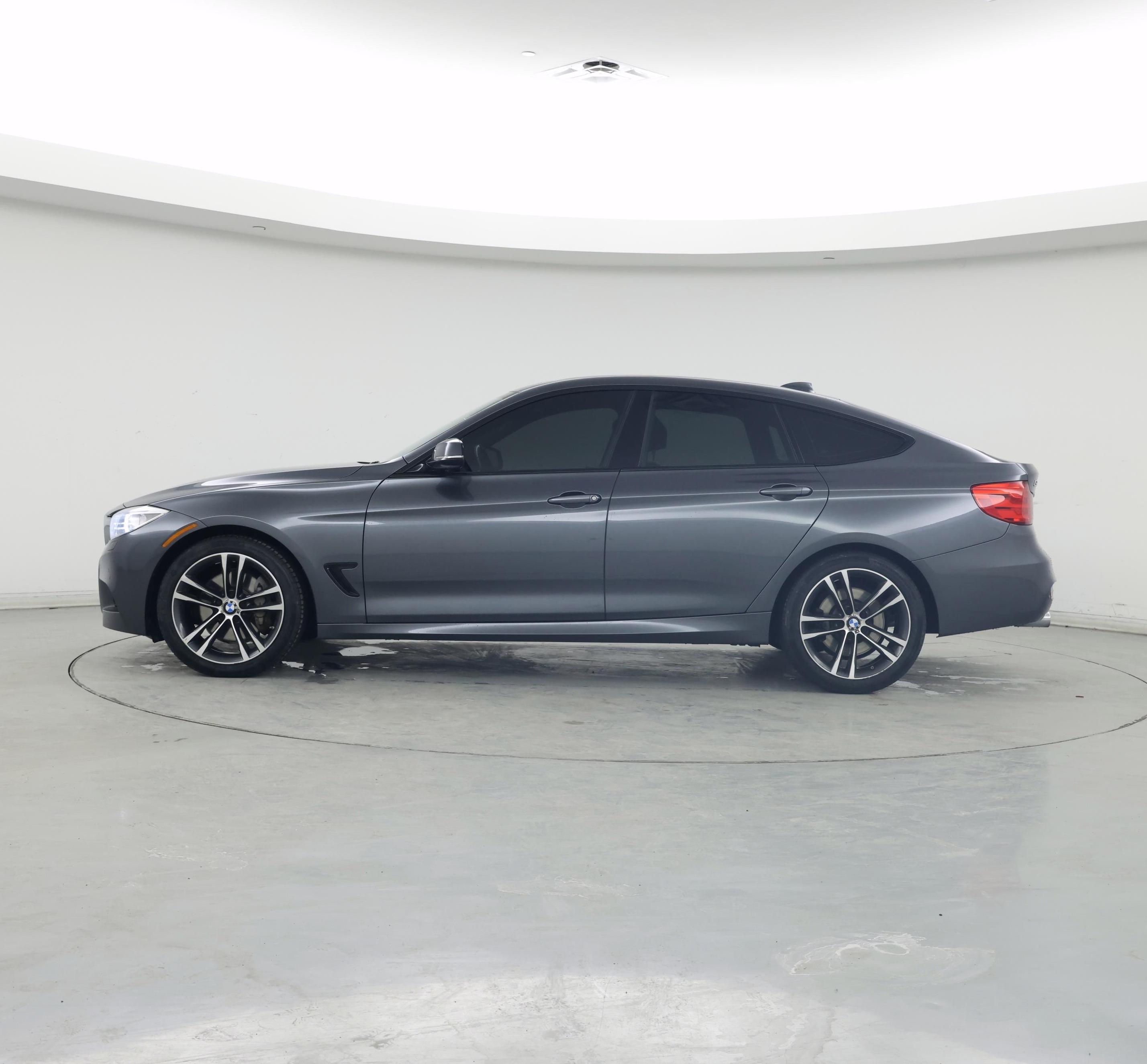 Thumbnail: 2016 BMW 3 Series - 3