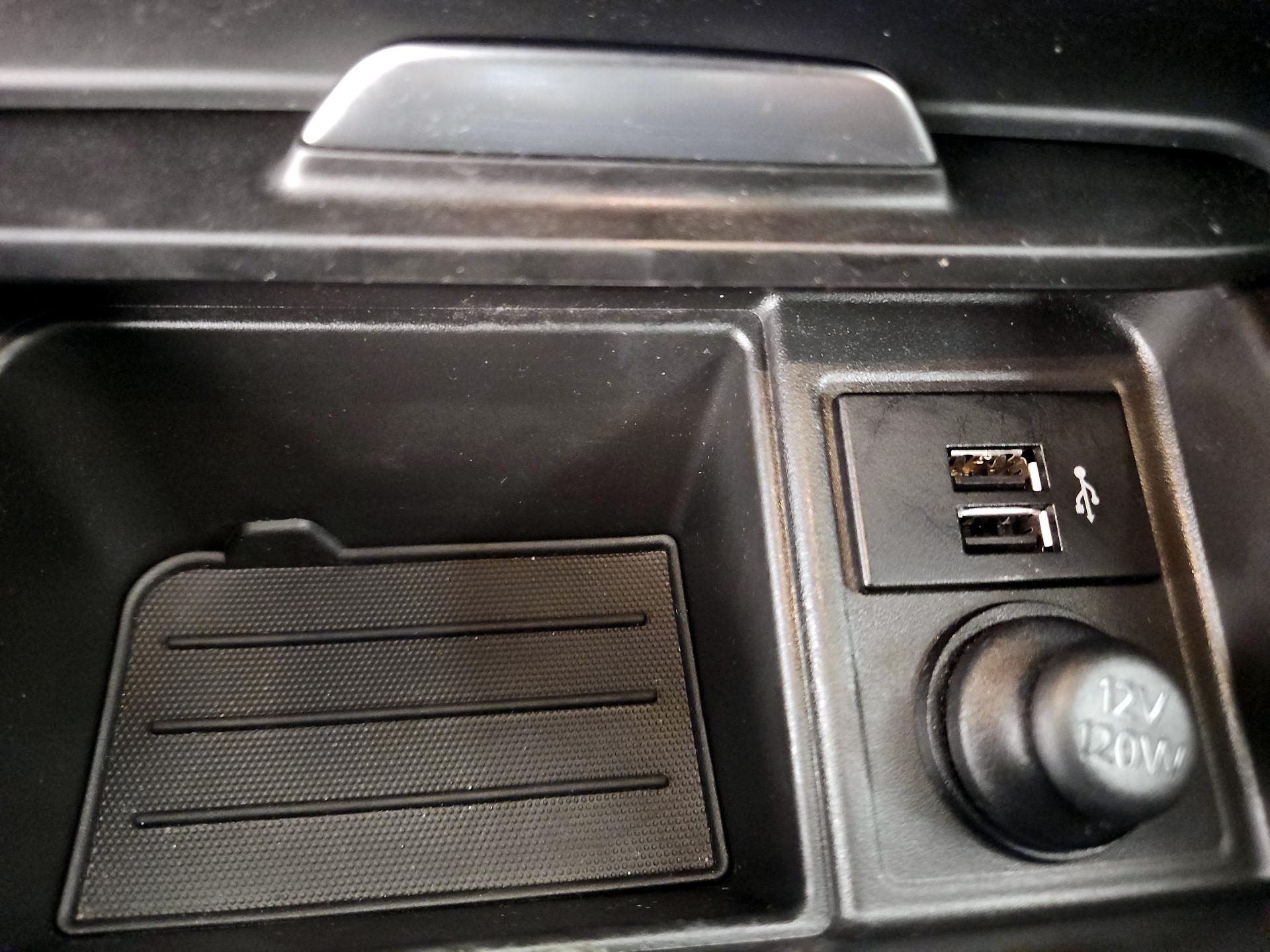 Thumbnail: 2019 INFINITI QX50 - 19