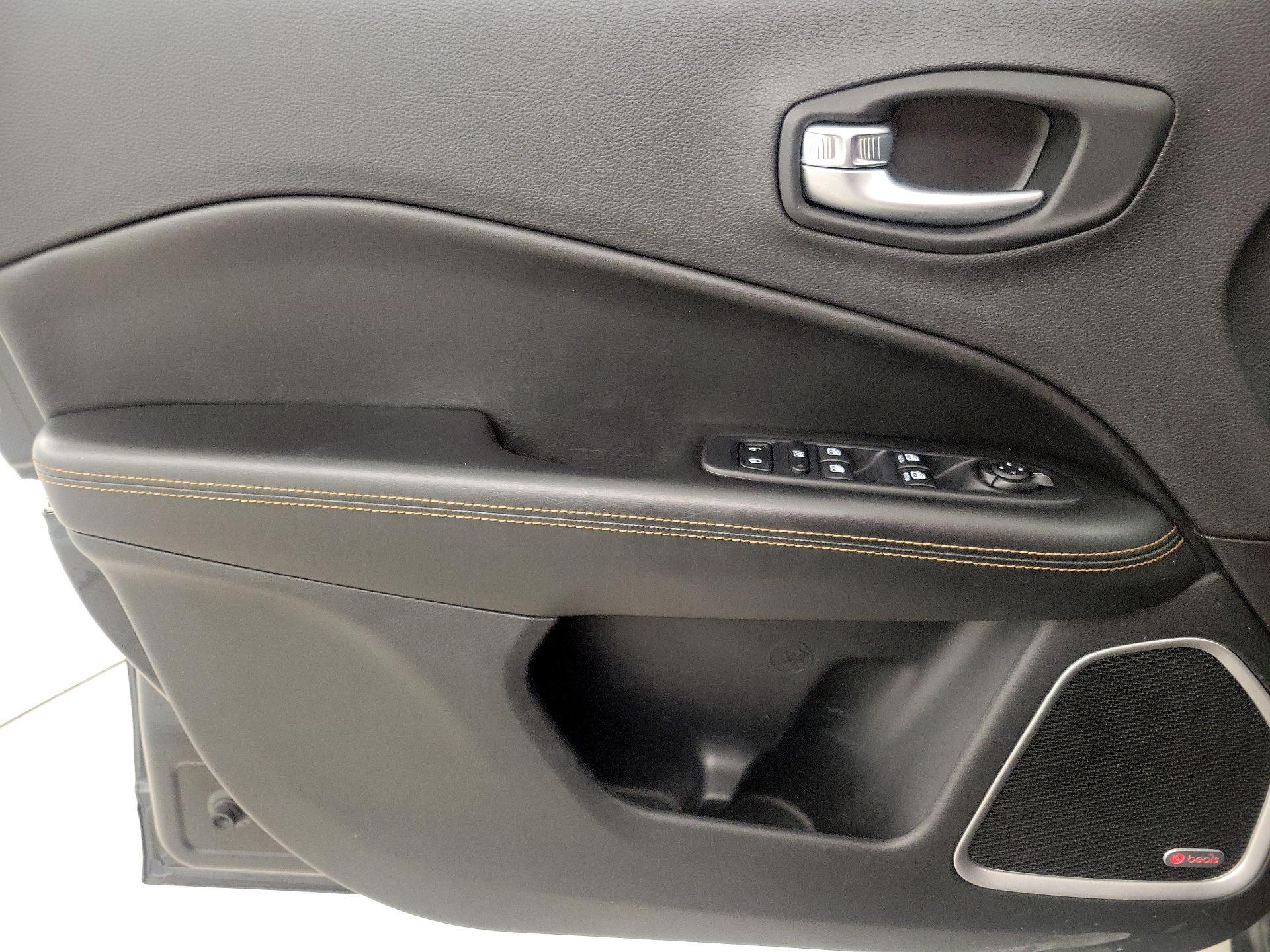 Thumbnail: 2018 Jeep Compass - 12