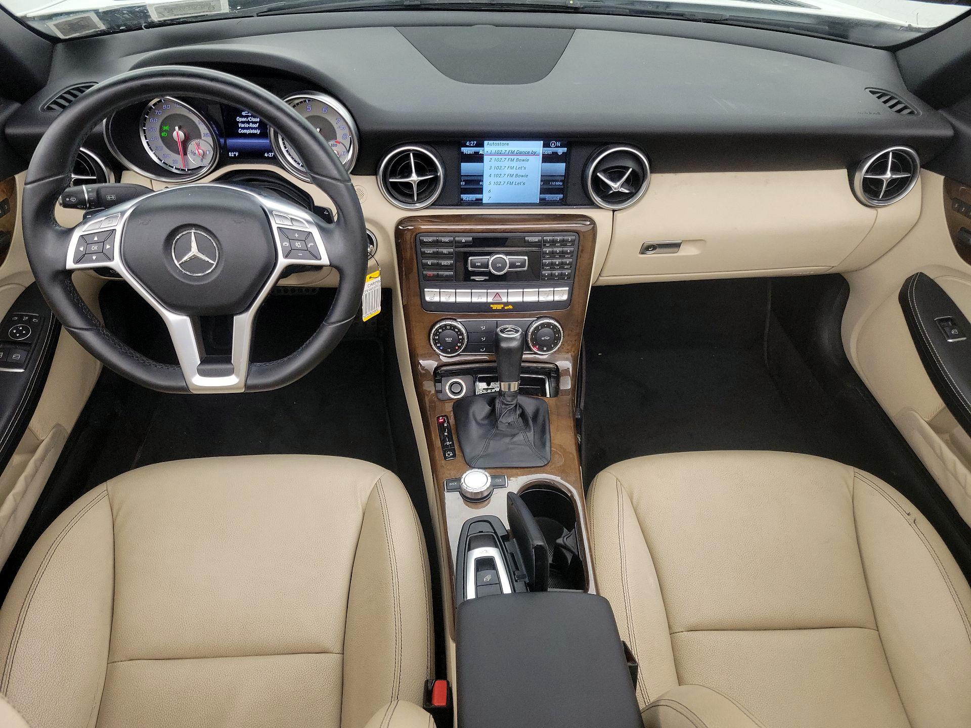 Thumbnail: 2015 Mercedes-Benz SLK - 9