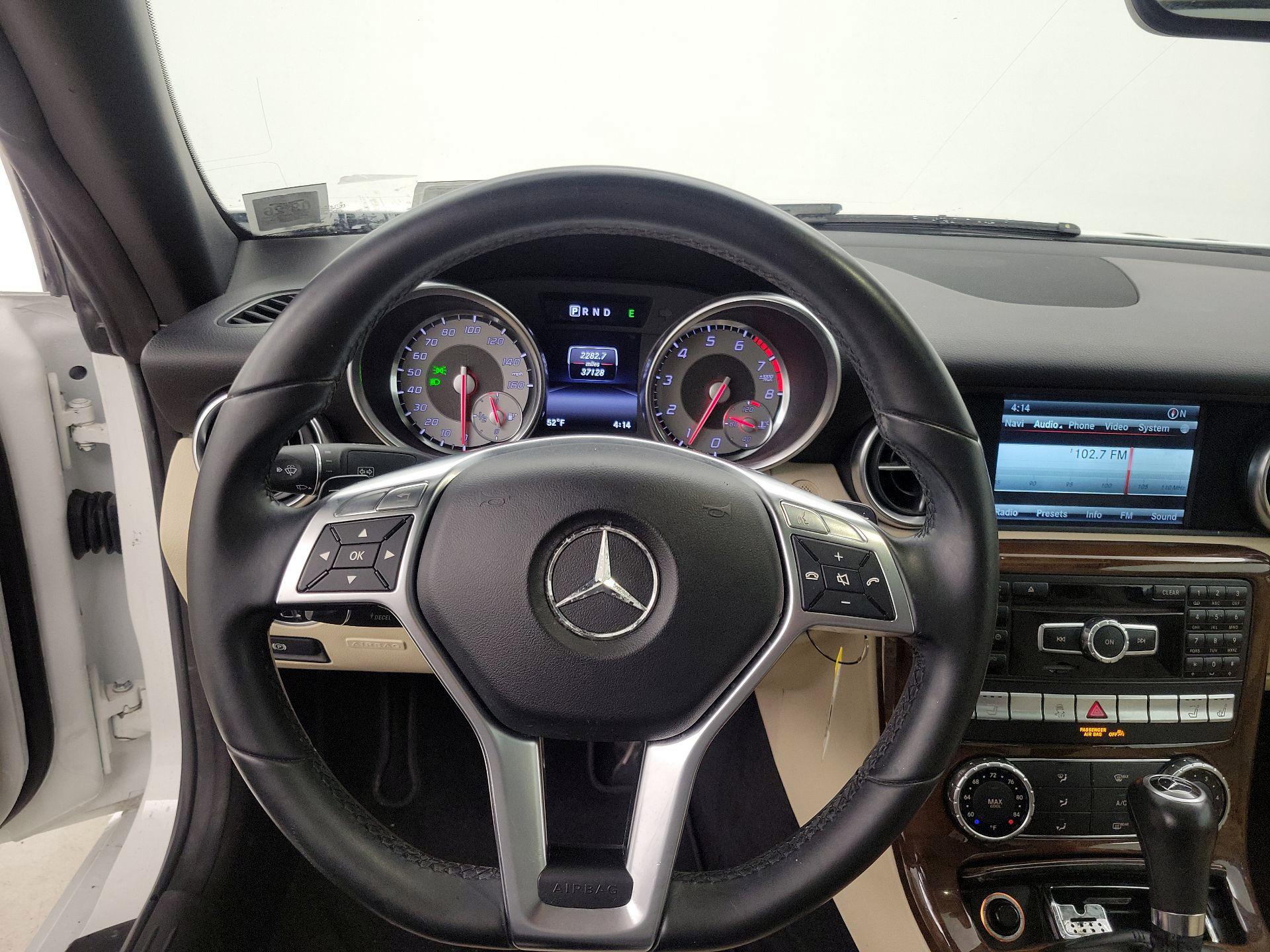 Thumbnail: 2015 Mercedes-Benz SLK - 10
