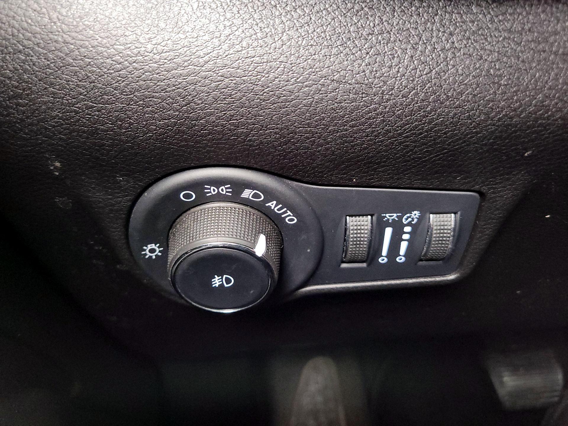 Thumbnail: 2022 Jeep Compass - 13