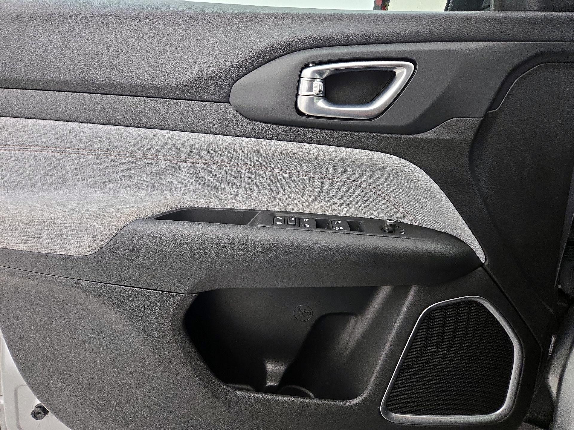 Thumbnail: 2022 Jeep Compass - 12