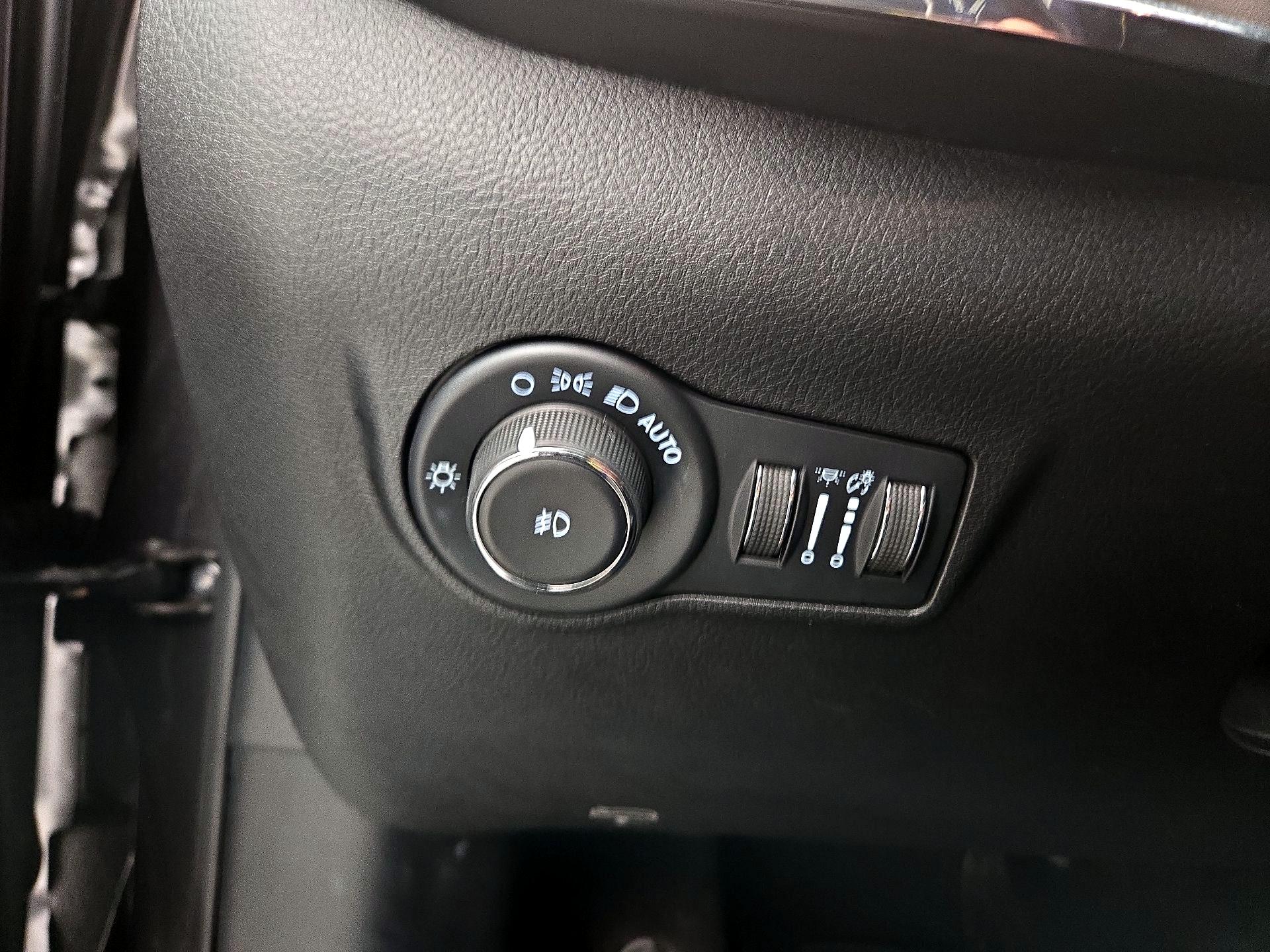 Thumbnail: 2022 Jeep Compass - 13