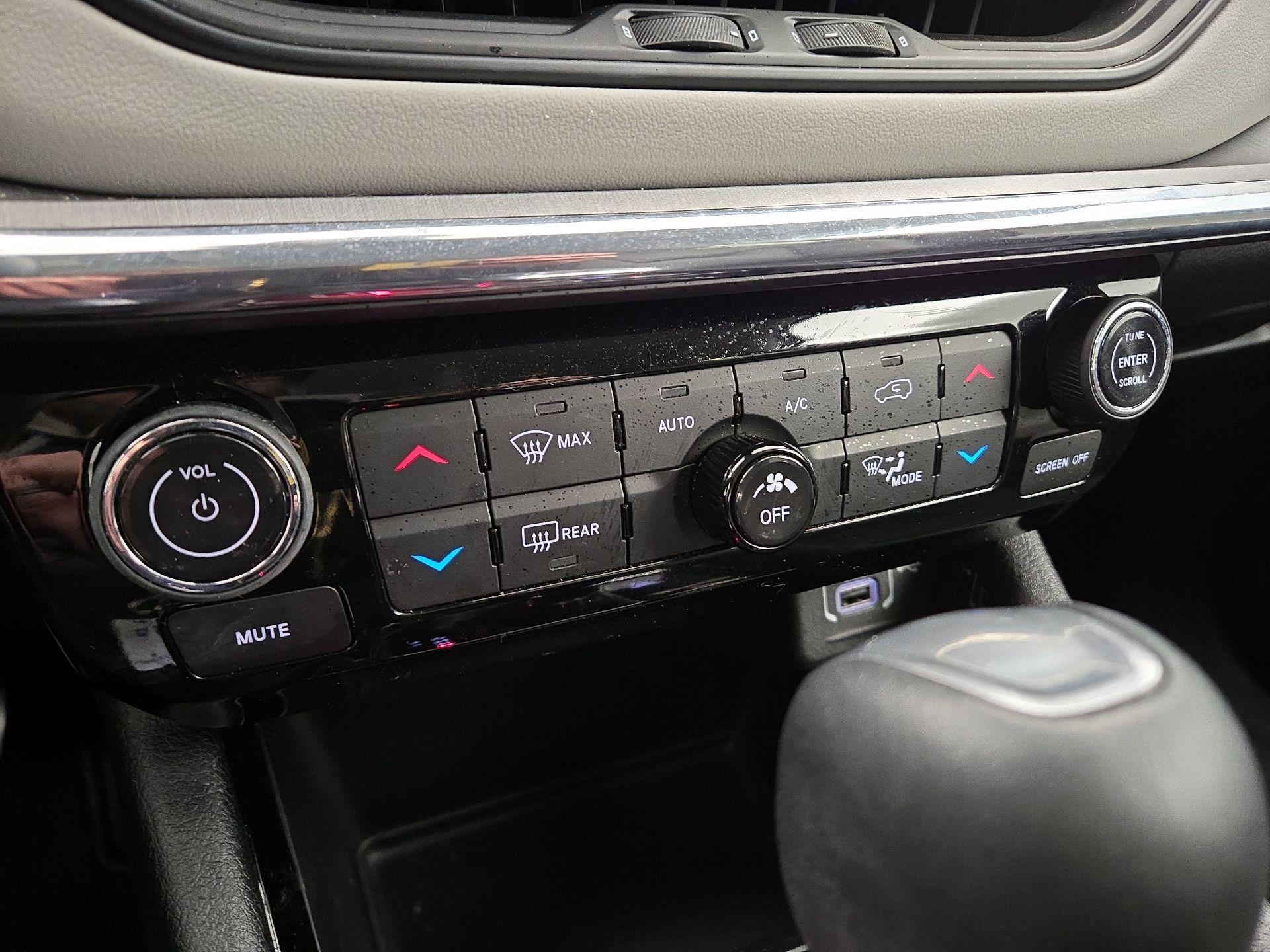 Thumbnail: 2022 Jeep Compass - 16