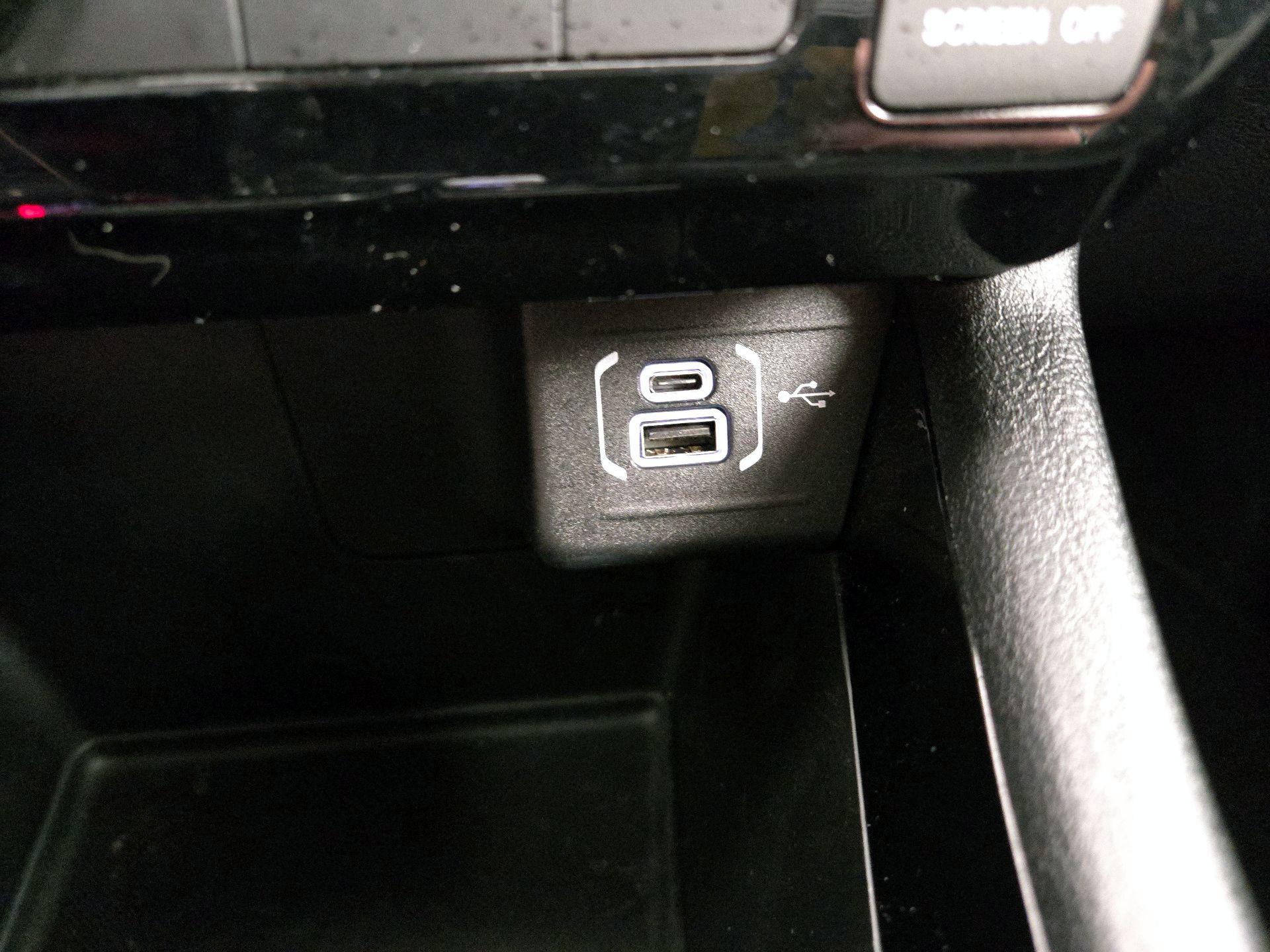 Thumbnail: 2022 Jeep Compass - 18