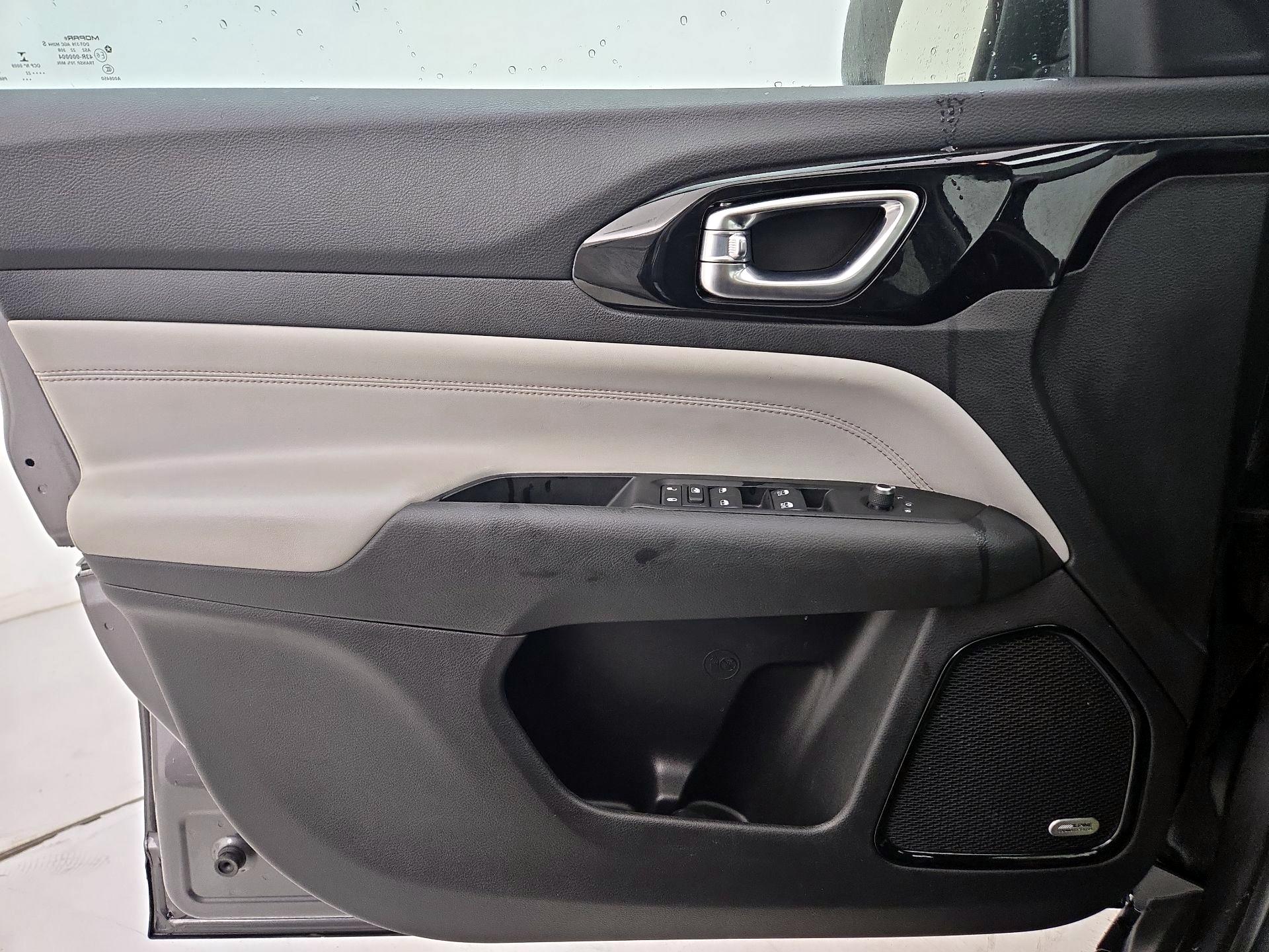 Thumbnail: 2022 Jeep Compass - 12