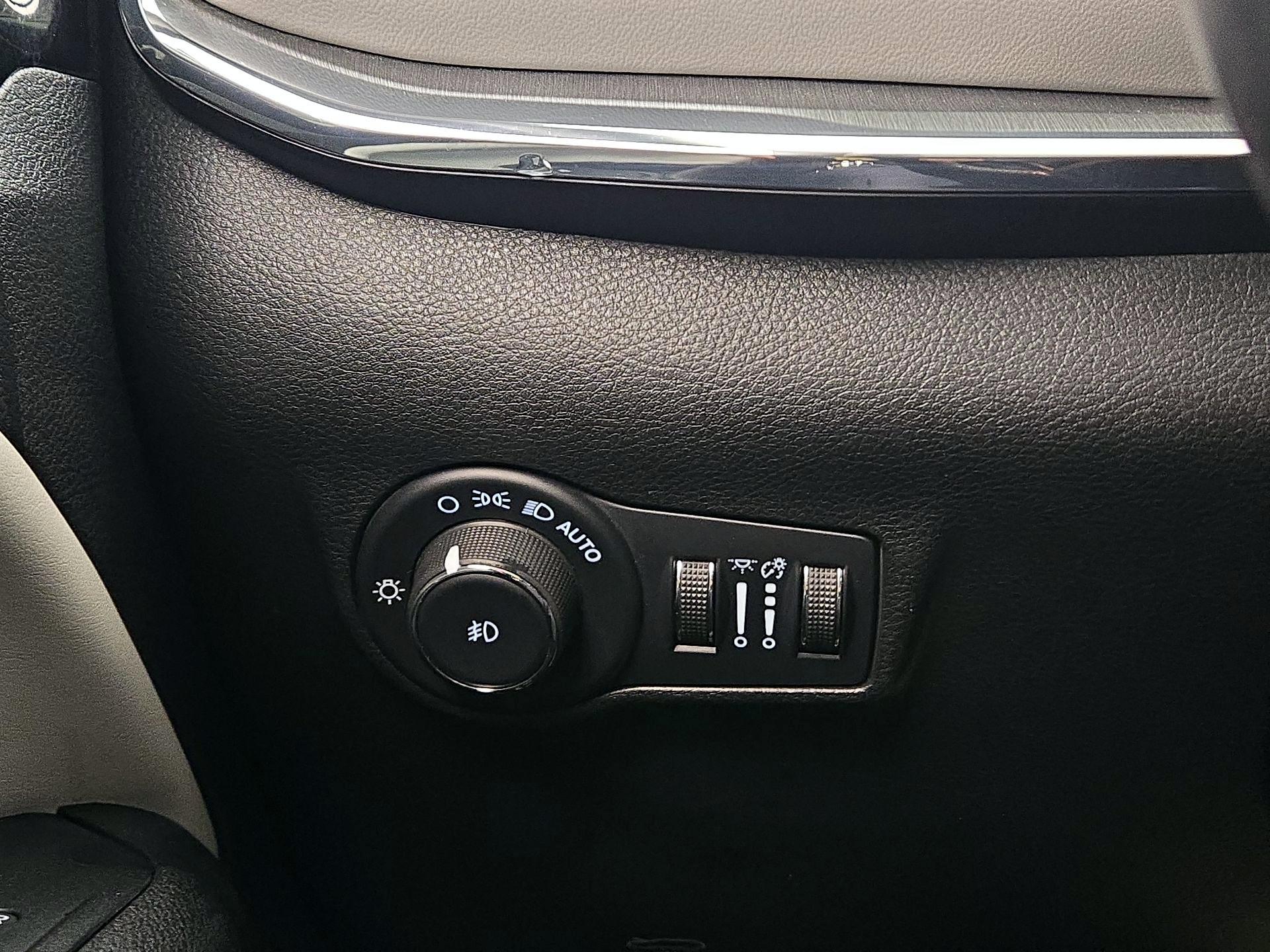 Thumbnail: 2022 Jeep Compass - 13