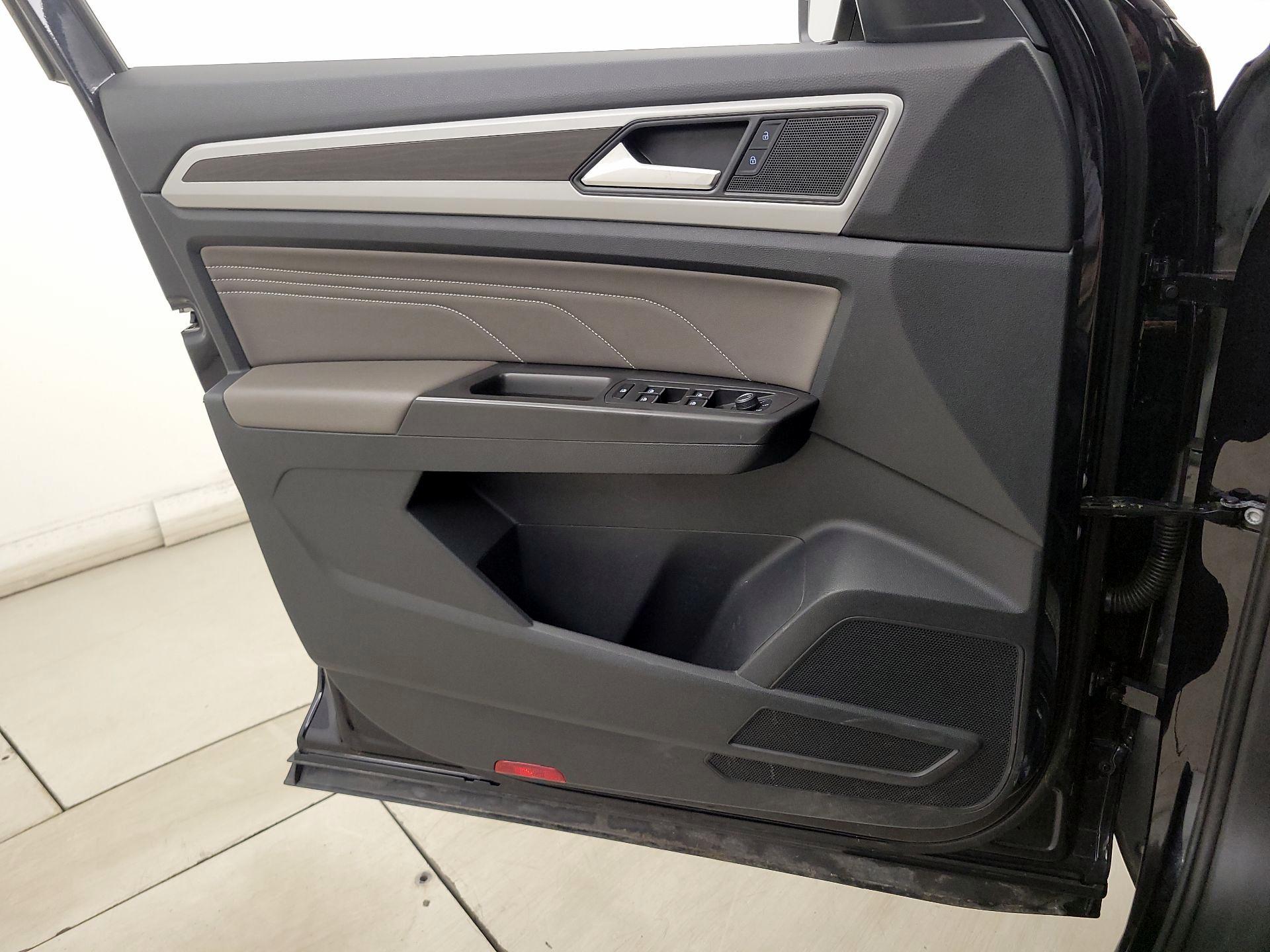 Thumbnail: 2022 Volkswagen Atlas - 12