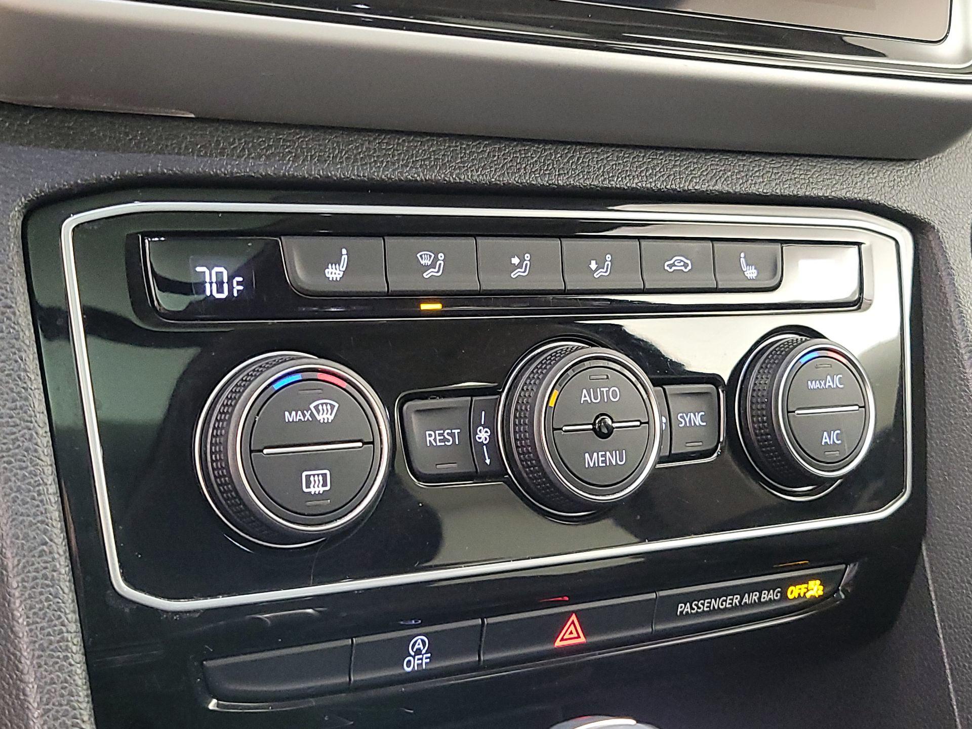 Thumbnail: 2022 Volkswagen Atlas - 16