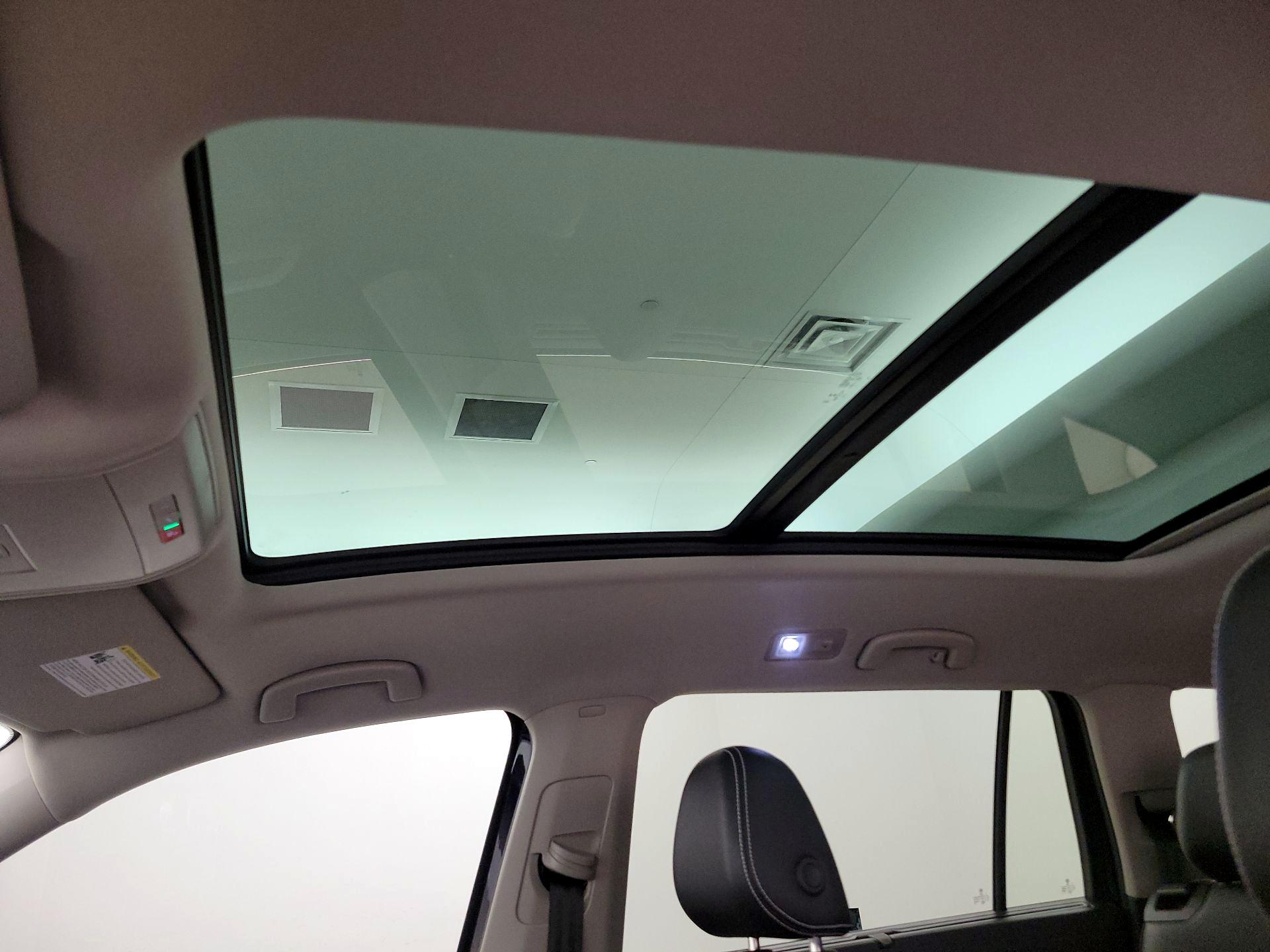 Thumbnail: 2022 Volkswagen Atlas - 19