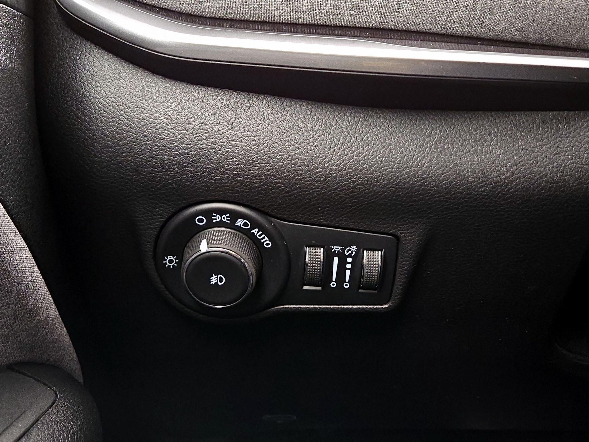 Thumbnail: 2022 Jeep Compass - 13