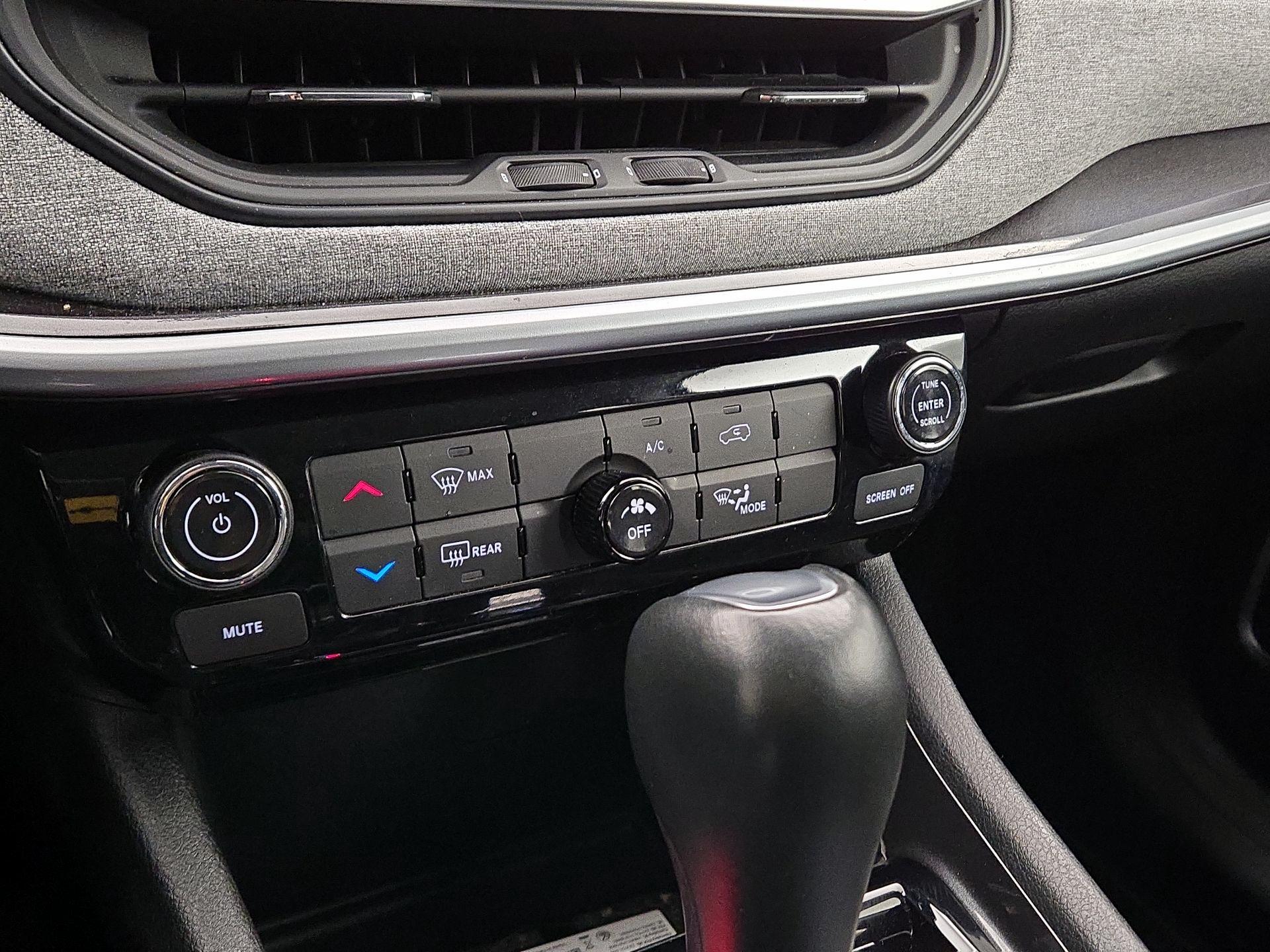 Thumbnail: 2022 Jeep Compass - 16