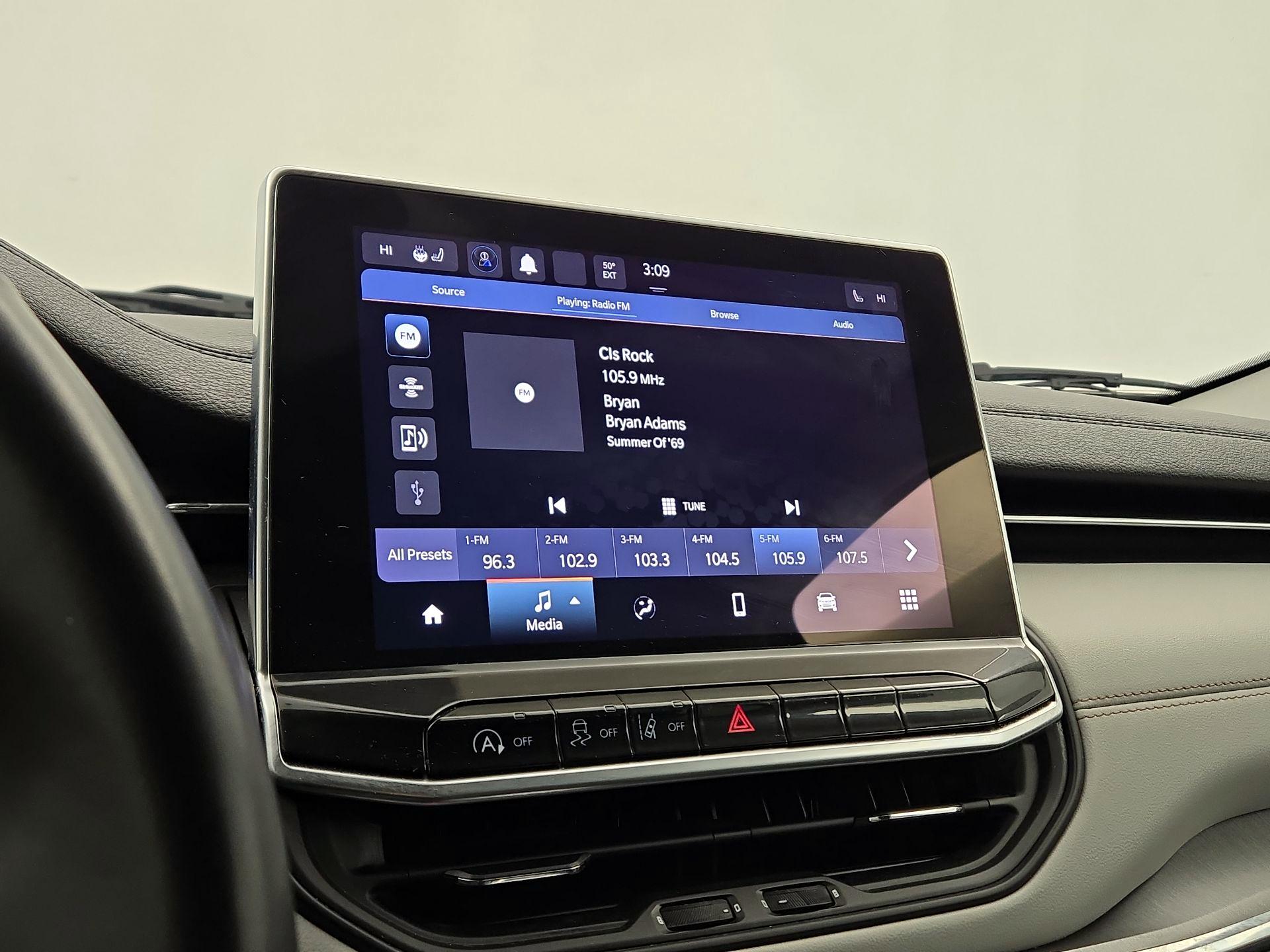 Thumbnail: 2022 Jeep Compass - 15