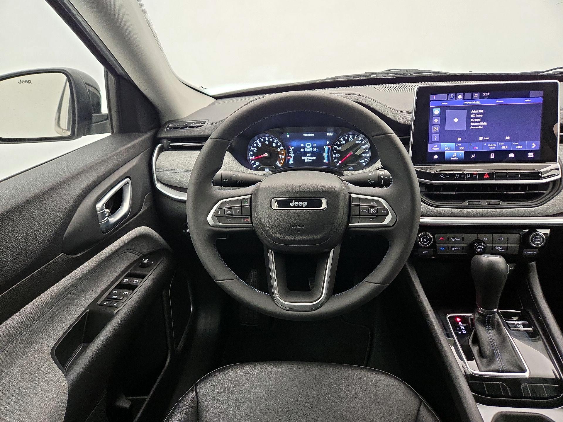 Thumbnail: 2022 Jeep Compass - 10