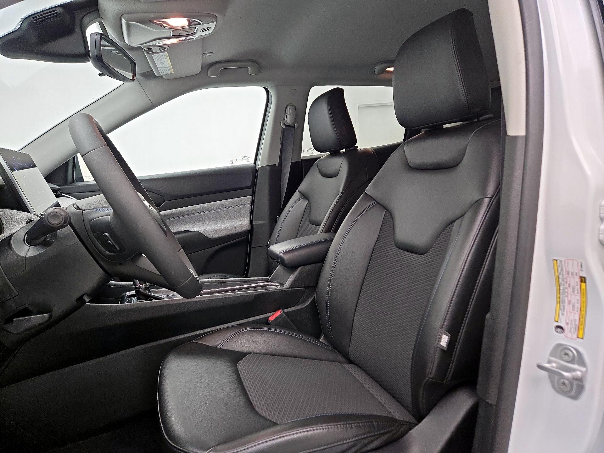 Thumbnail: 2022 Jeep Compass - 11