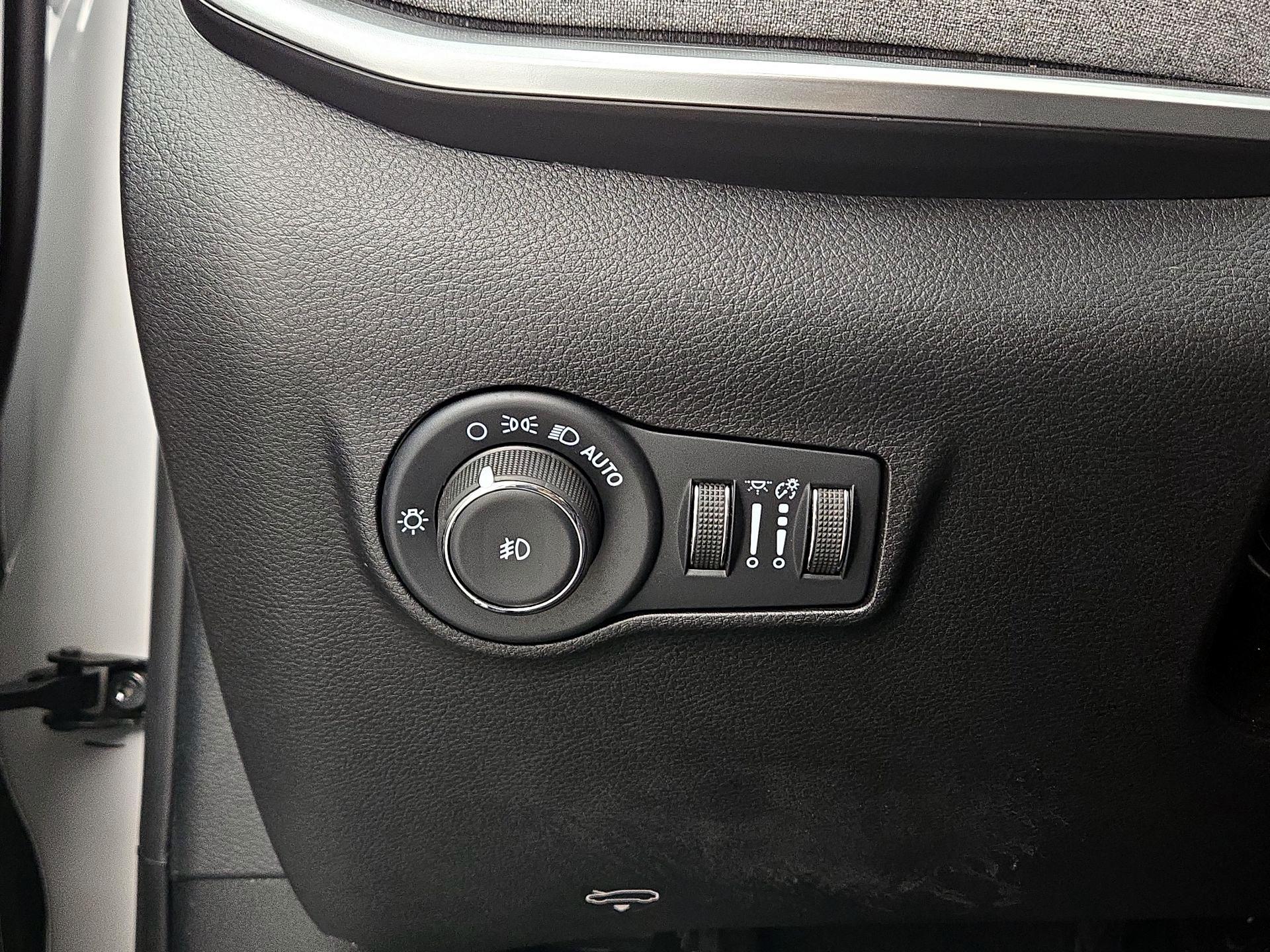 Thumbnail: 2022 Jeep Compass - 13