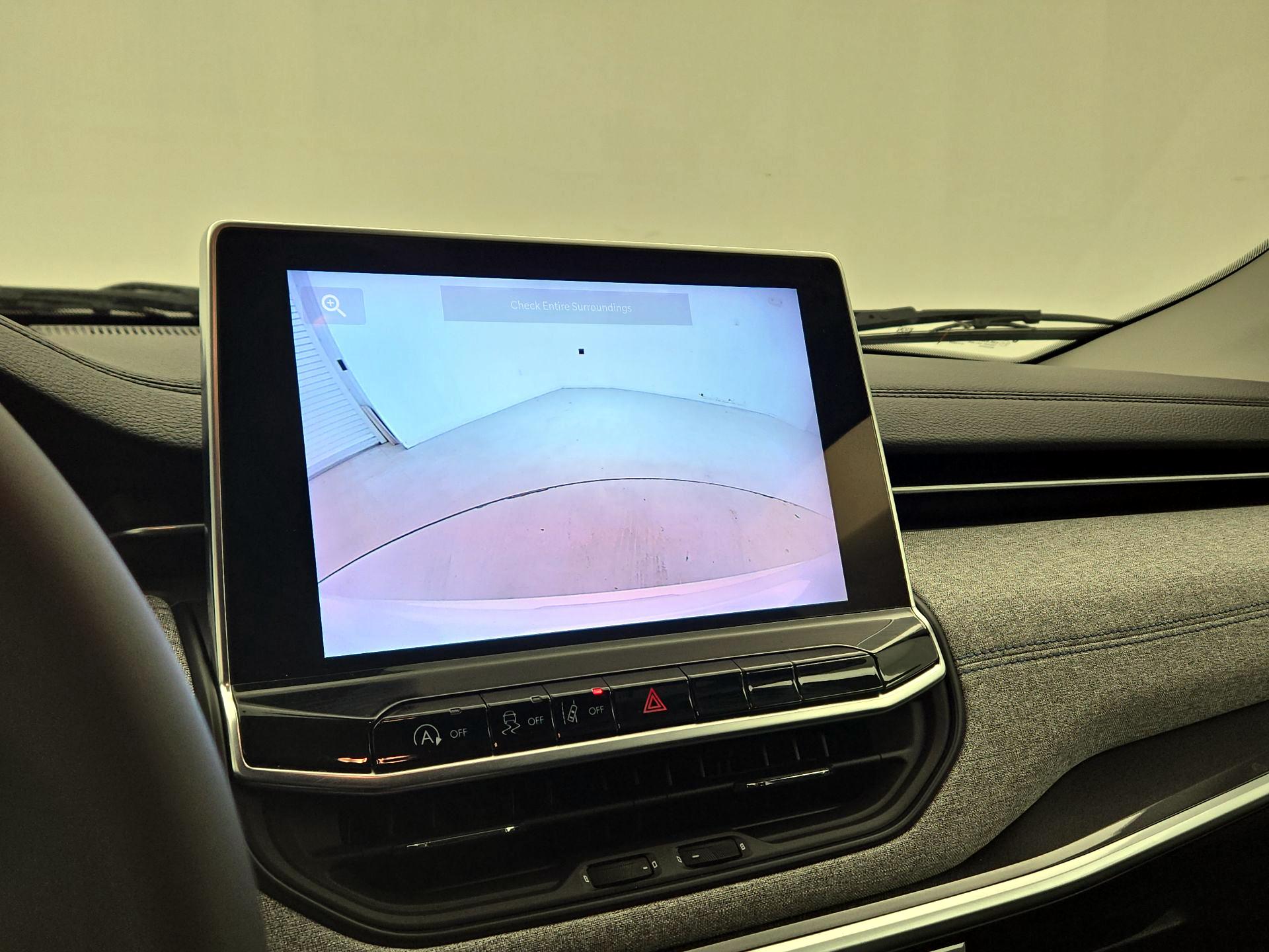 Thumbnail: 2022 Jeep Compass - 14