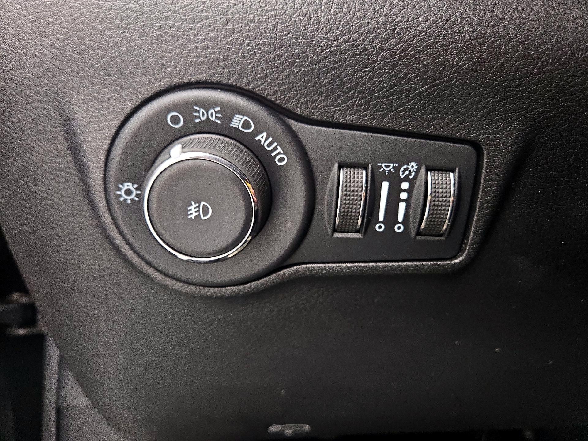 Thumbnail: 2022 Jeep Compass - 13