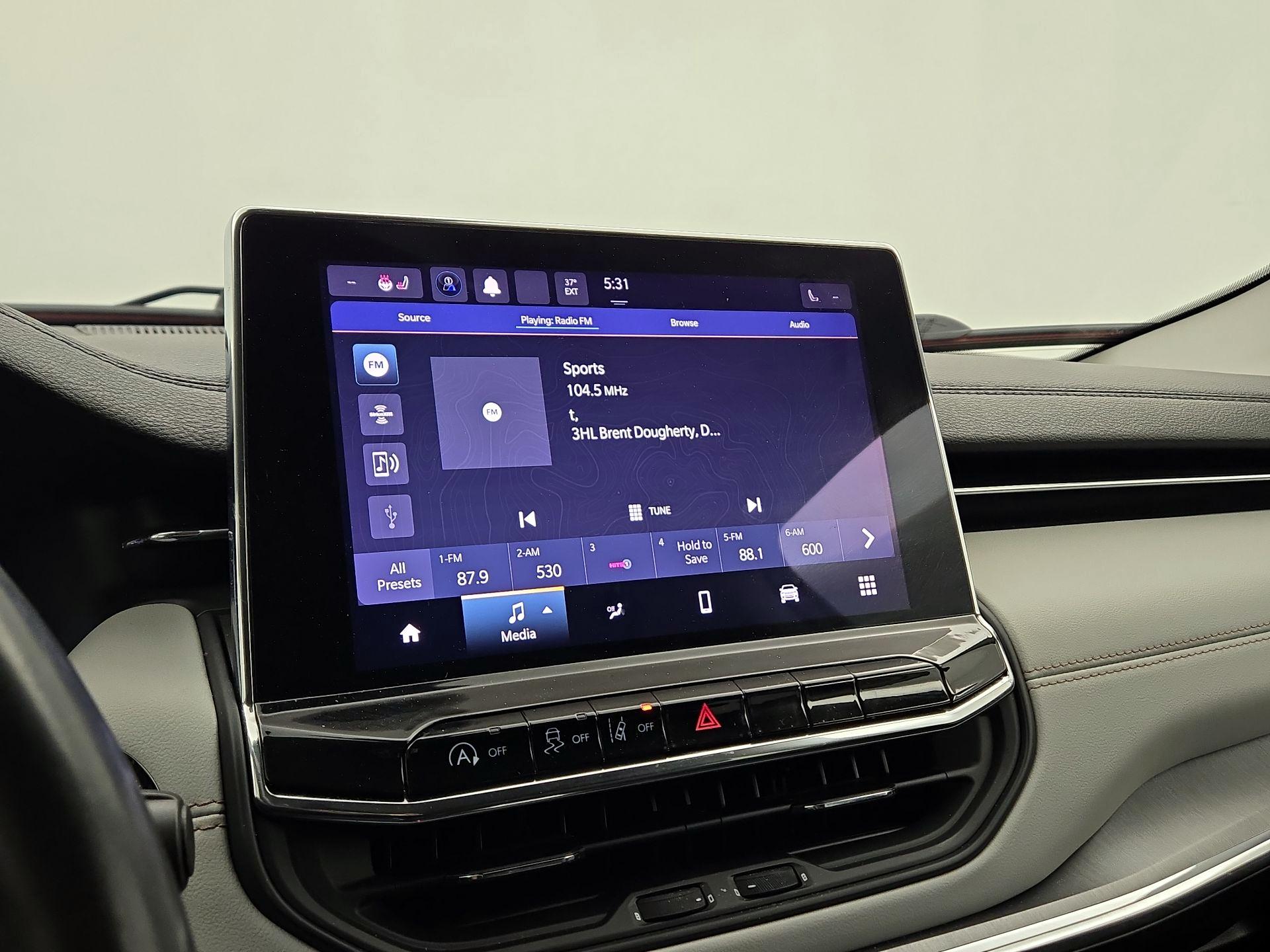 Thumbnail: 2022 Jeep Compass - 15