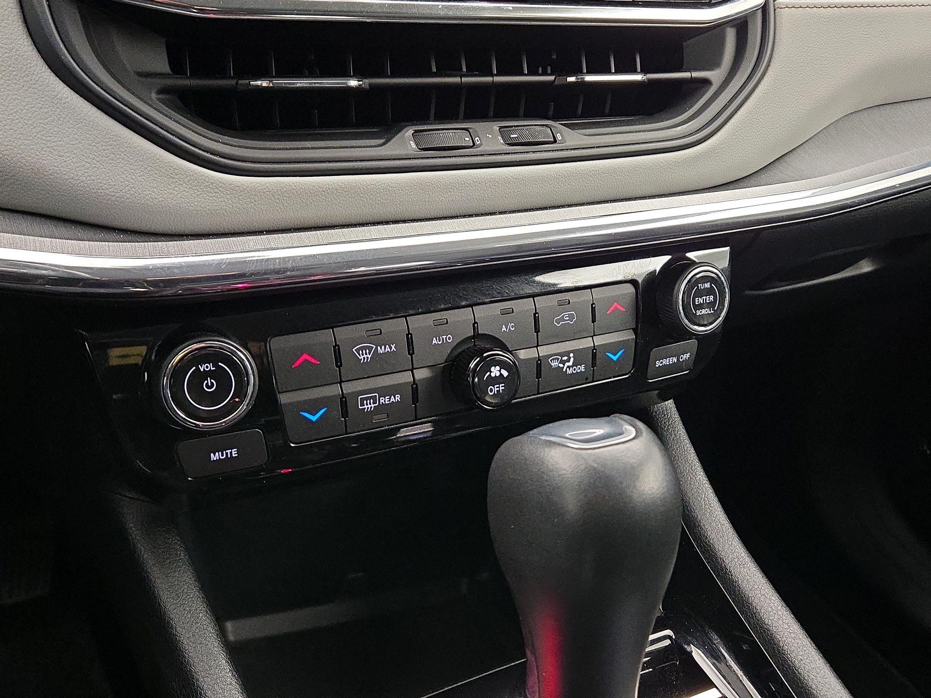 Thumbnail: 2022 Jeep Compass - 16