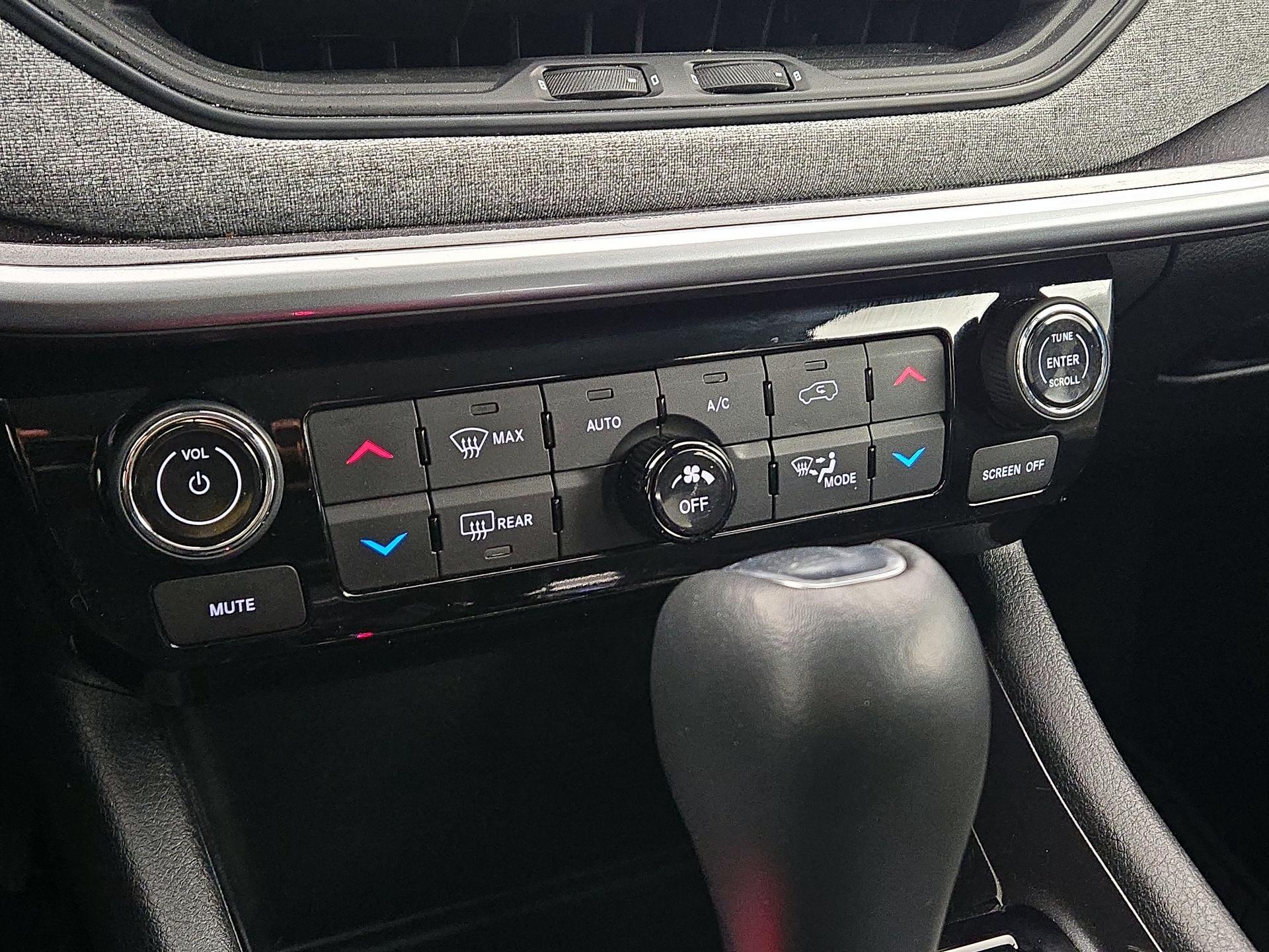 Thumbnail: 2022 Jeep Compass - 16