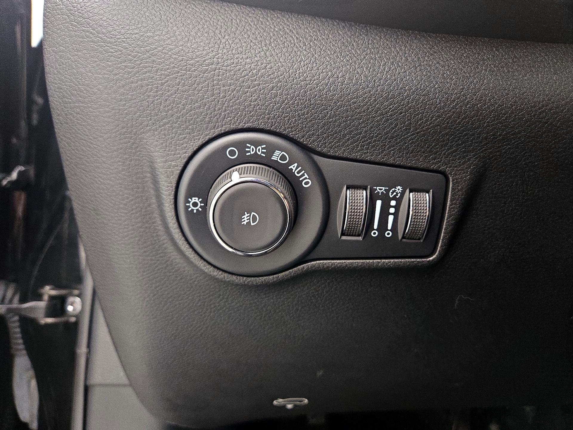 Thumbnail: 2022 Jeep Compass - 13