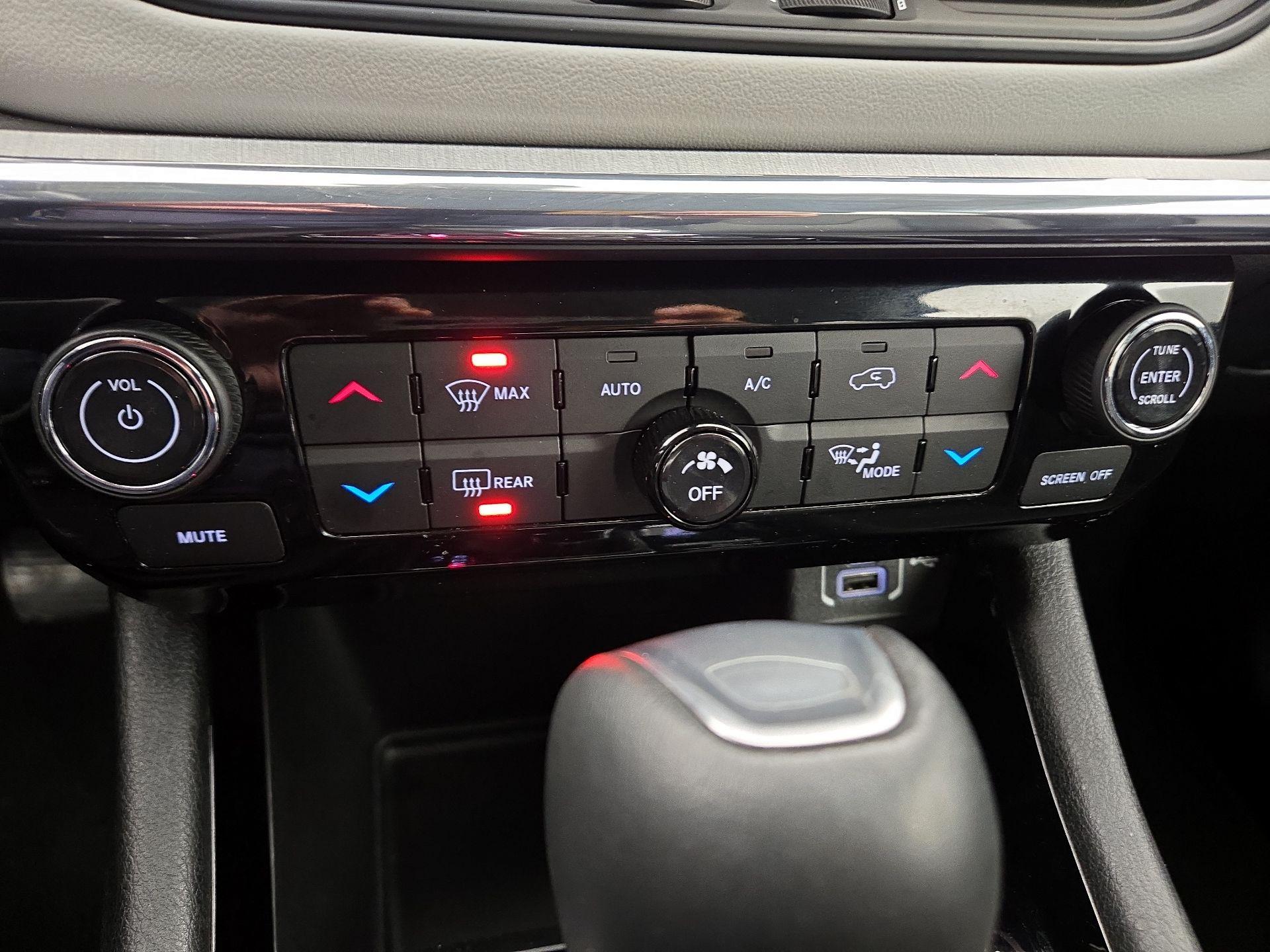 Thumbnail: 2022 Jeep Compass - 16