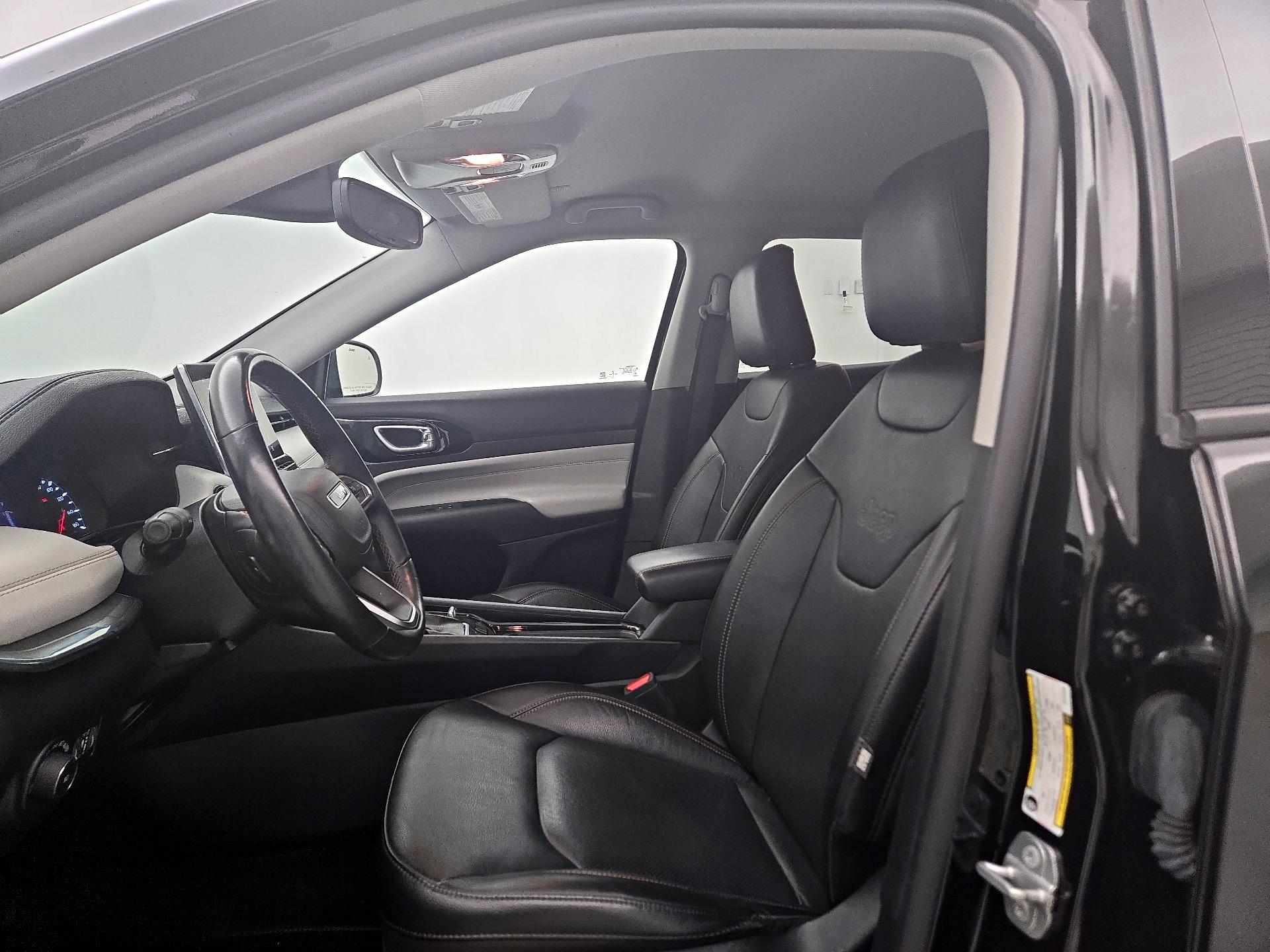 Thumbnail: 2022 Jeep Compass - 11