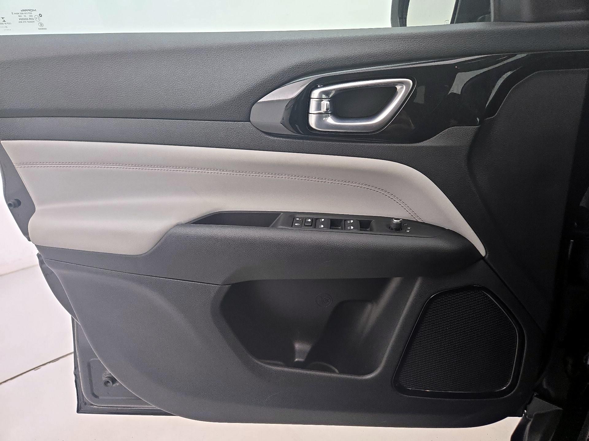 Thumbnail: 2022 Jeep Compass - 12