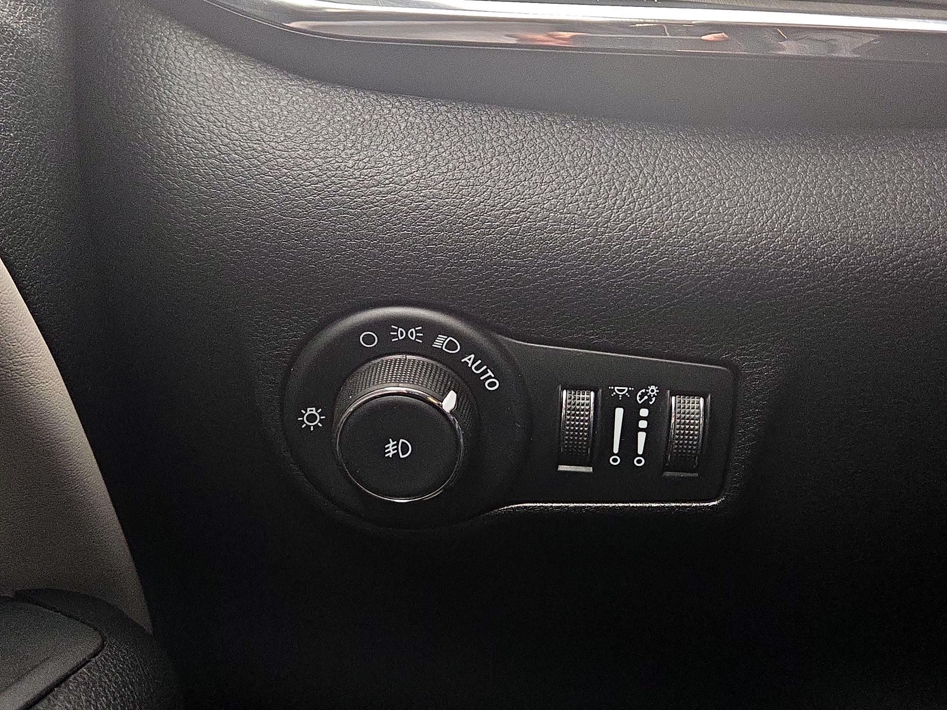 Thumbnail: 2022 Jeep Compass - 13