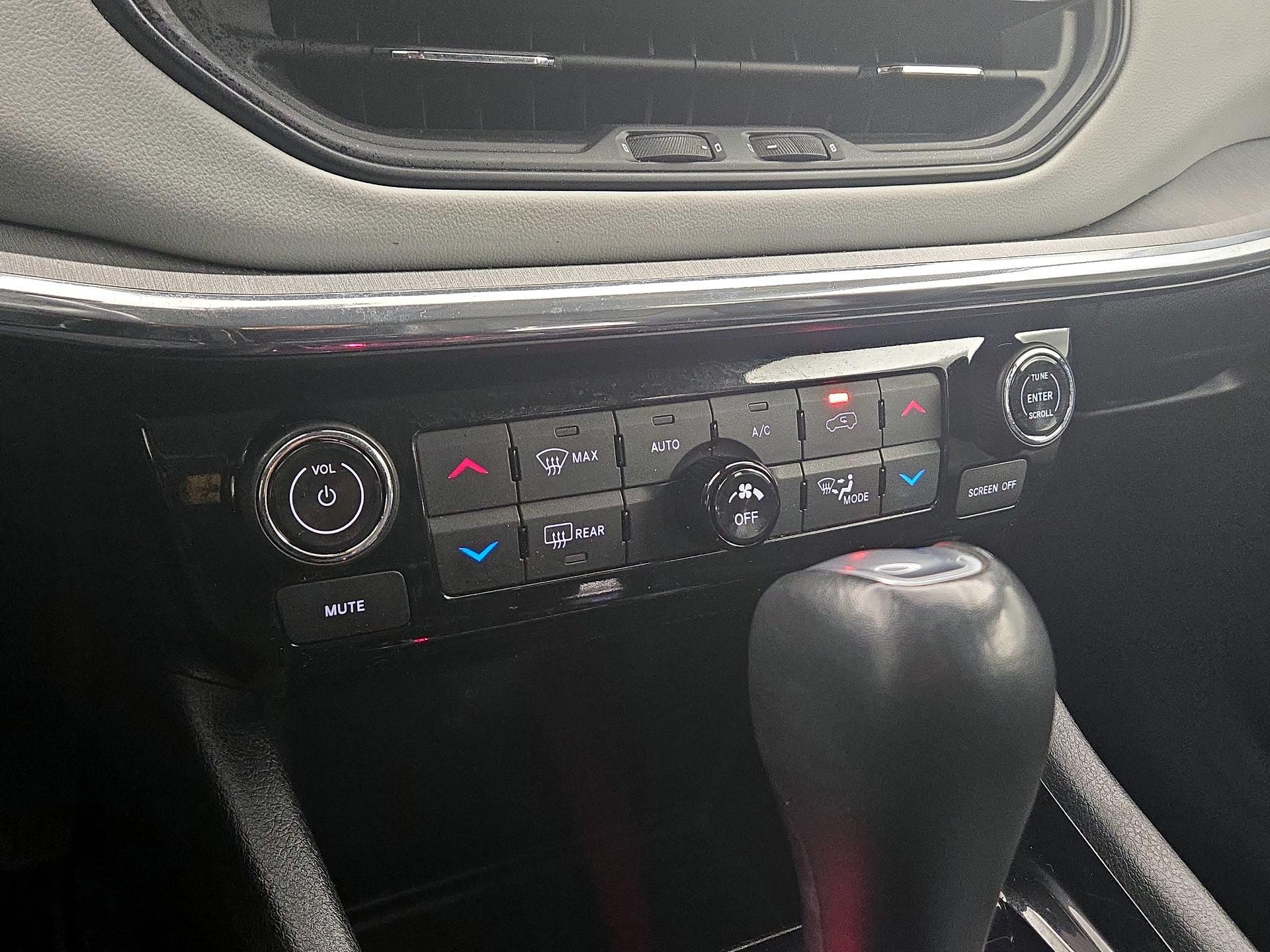 Thumbnail: 2022 Jeep Compass - 16