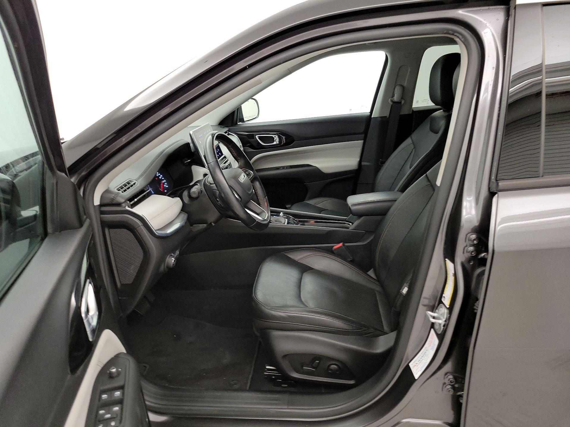 Thumbnail: 2022 Jeep Compass - 11