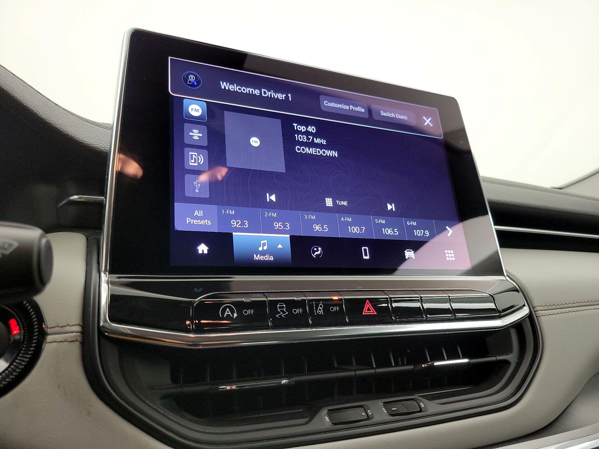 Thumbnail: 2022 Jeep Compass - 15