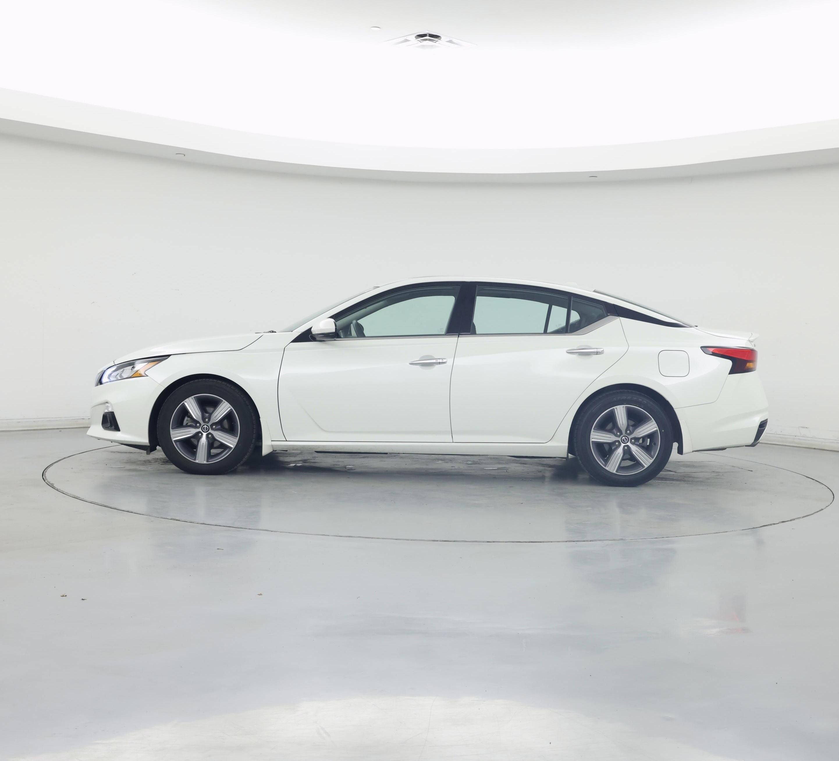 Thumbnail: 2022 Nissan Altima - 3