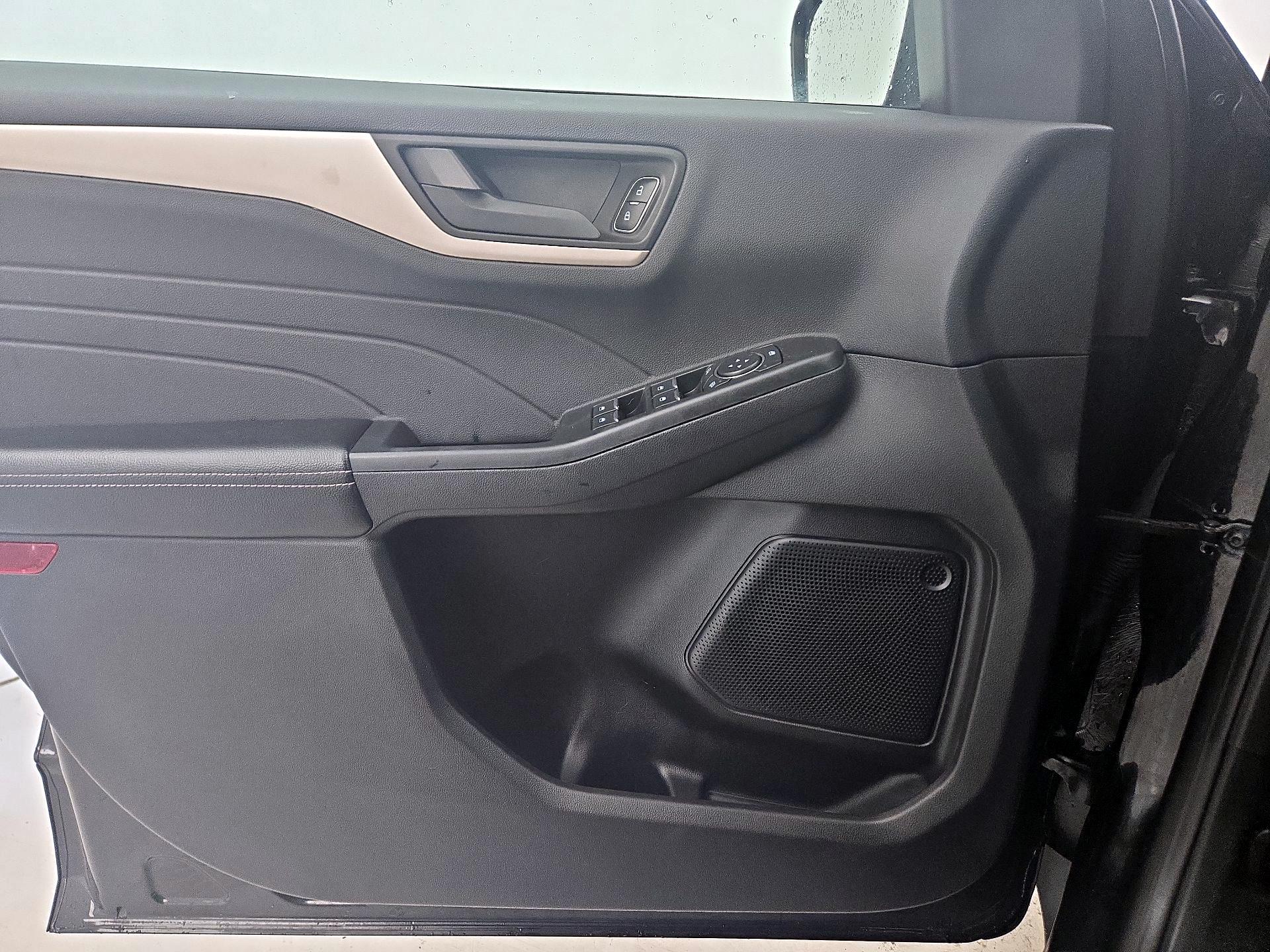 Thumbnail: 2022 Ford Escape - 12