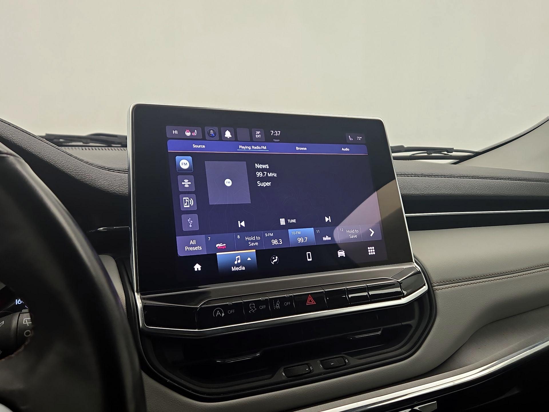 Thumbnail: 2022 Jeep Compass - 15